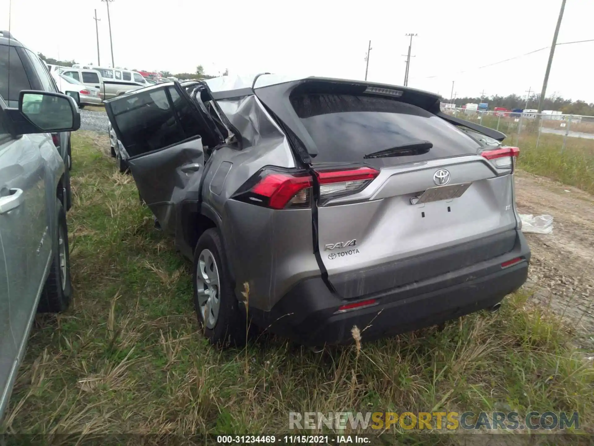 3 Фотография поврежденного автомобиля 2T3H1RFV7MC136927 TOYOTA RAV4 2021