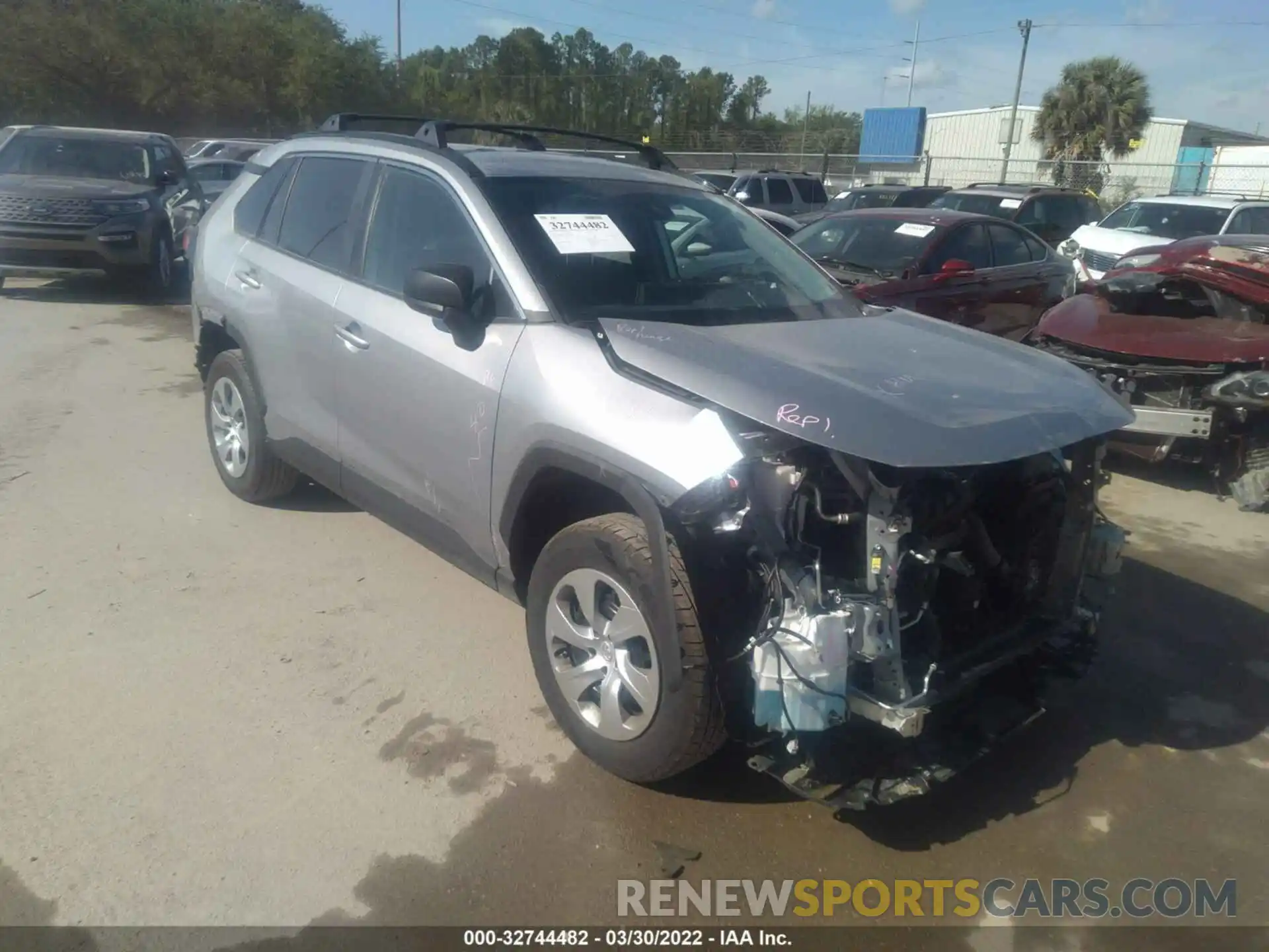 1 Photograph of a damaged car 2T3H1RFV7MC141450 TOYOTA RAV4 2021