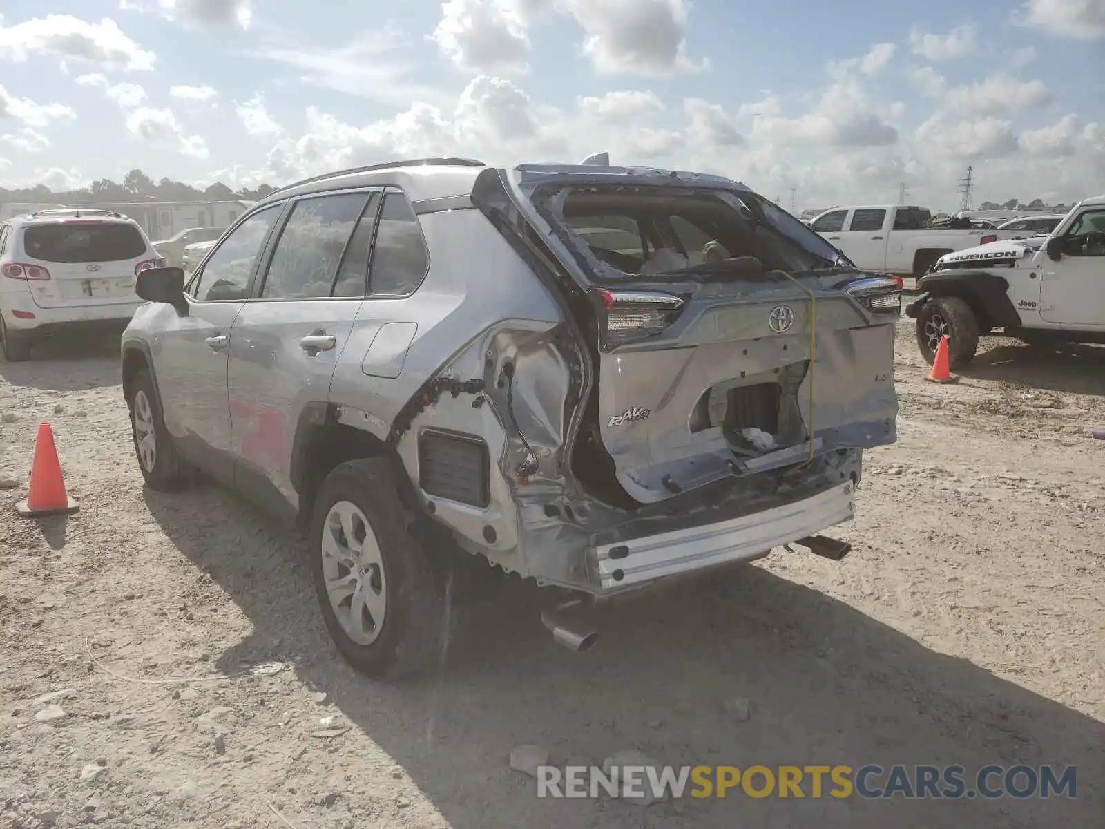 3 Photograph of a damaged car 2T3H1RFV7MC143442 TOYOTA RAV4 2021