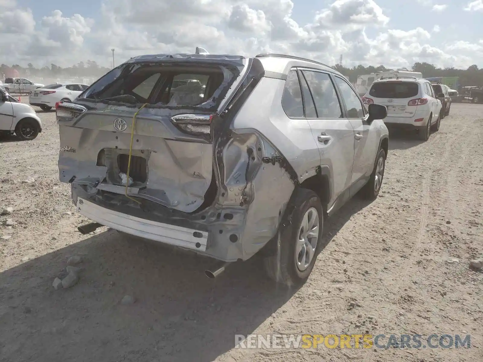 4 Photograph of a damaged car 2T3H1RFV7MC143442 TOYOTA RAV4 2021