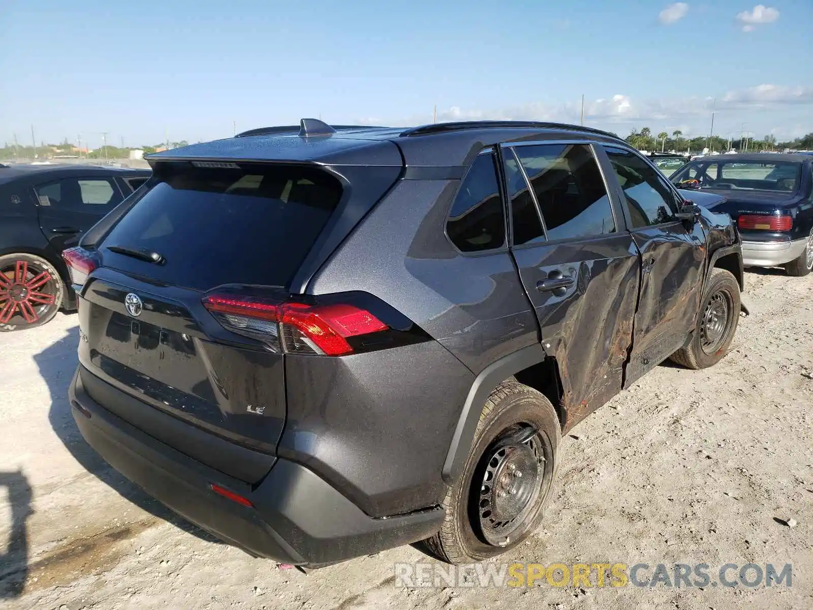 4 Photograph of a damaged car 2T3H1RFV7MC146017 TOYOTA RAV4 2021