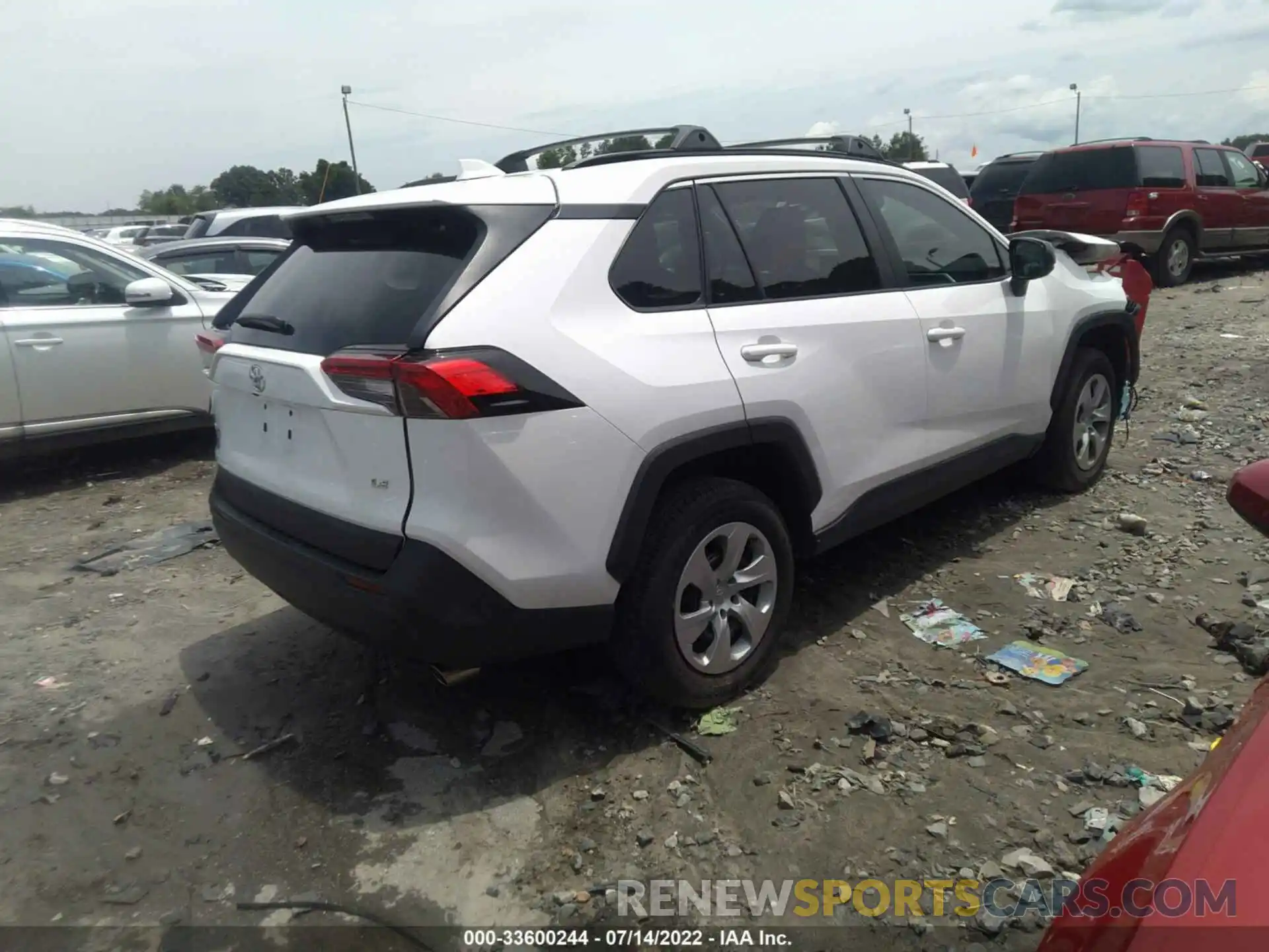 4 Photograph of a damaged car 2T3H1RFV7MC151153 TOYOTA RAV4 2021