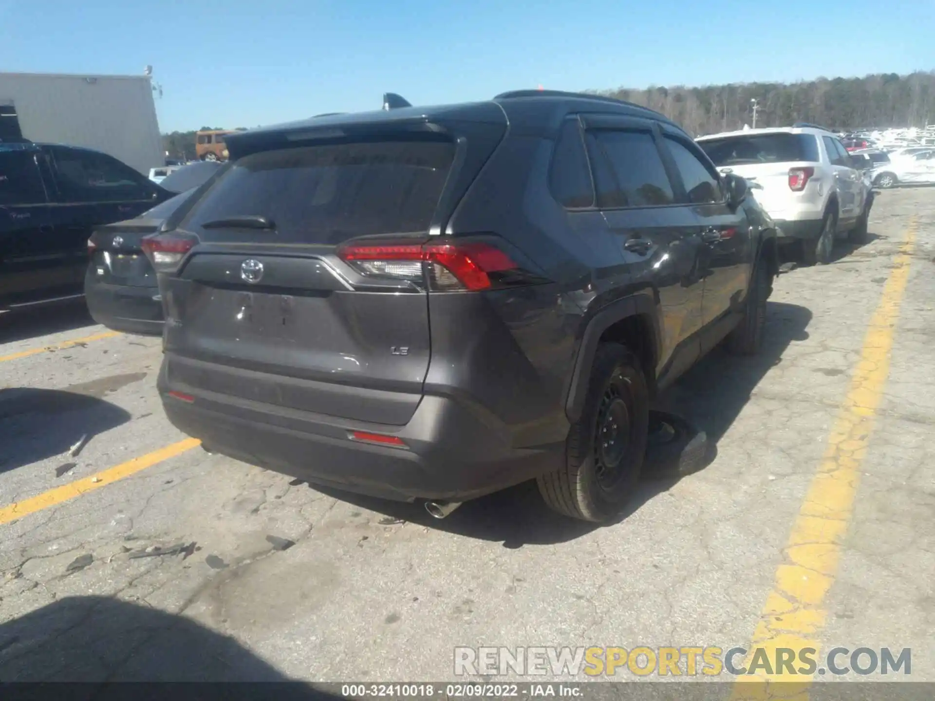 4 Photograph of a damaged car 2T3H1RFV7MC164033 TOYOTA RAV4 2021