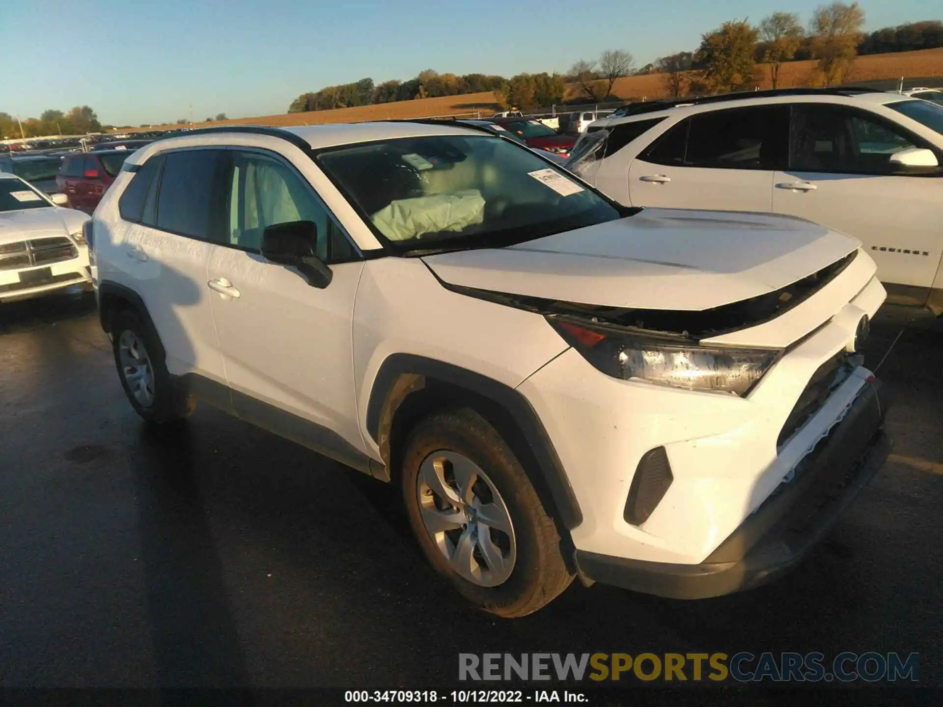 1 Photograph of a damaged car 2T3H1RFV7MW129619 TOYOTA RAV4 2021