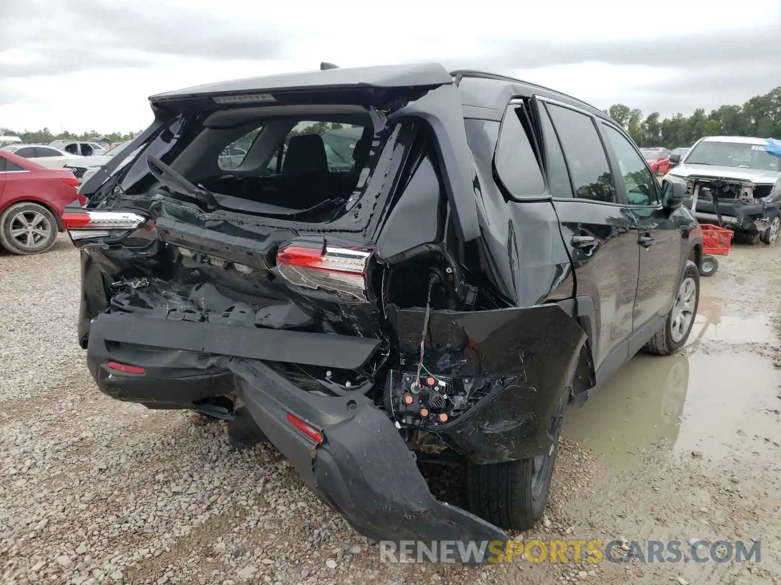 4 Photograph of a damaged car 2T3H1RFV7MW130690 TOYOTA RAV4 2021