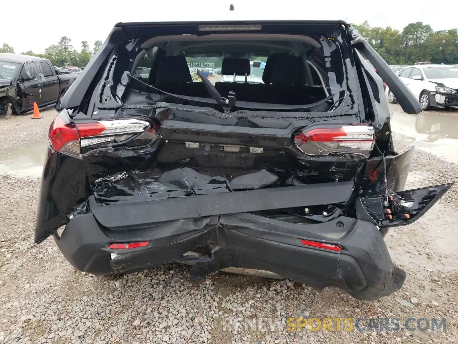 9 Photograph of a damaged car 2T3H1RFV7MW130690 TOYOTA RAV4 2021