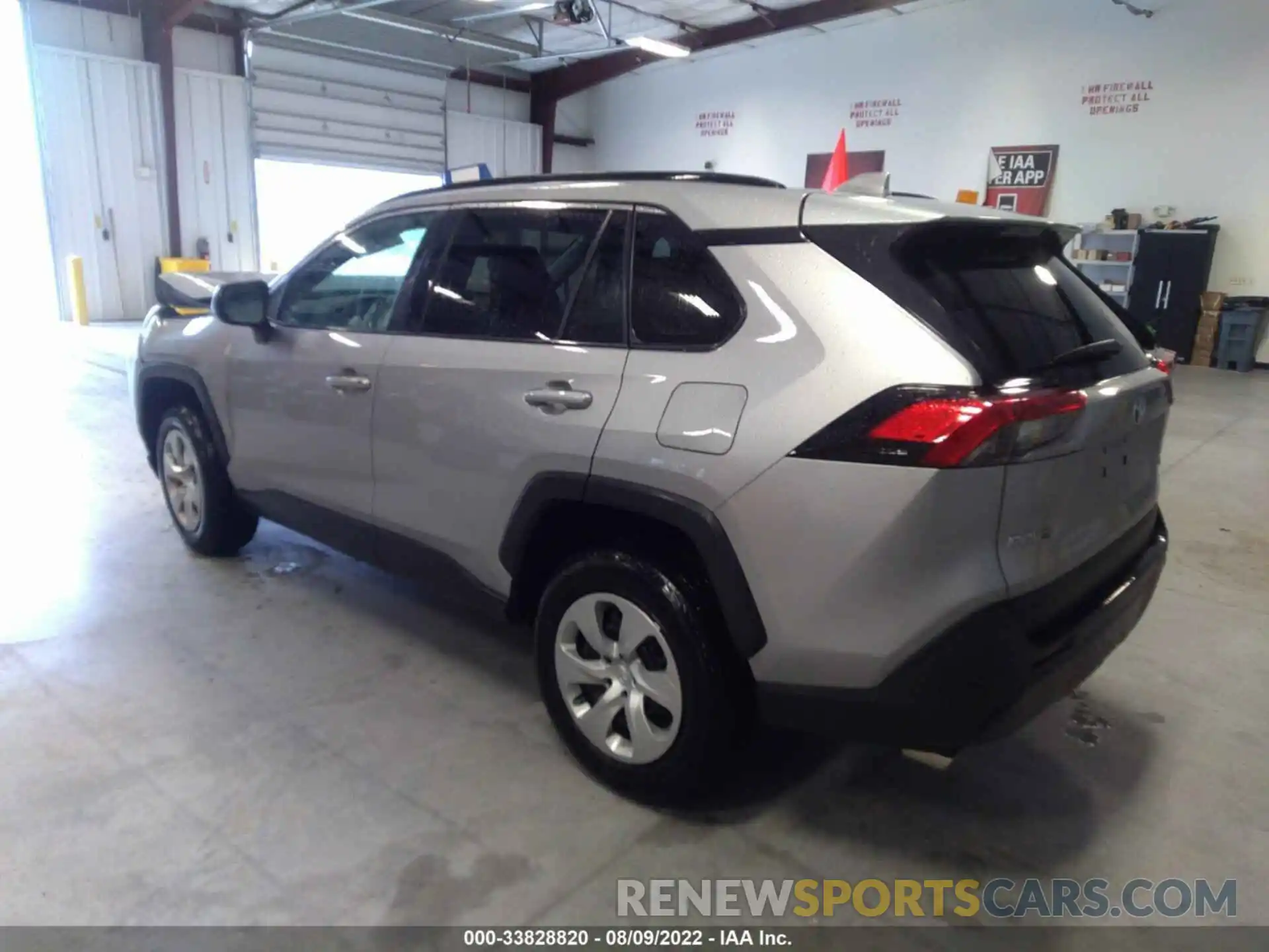 3 Photograph of a damaged car 2T3H1RFV7MW137834 TOYOTA RAV4 2021