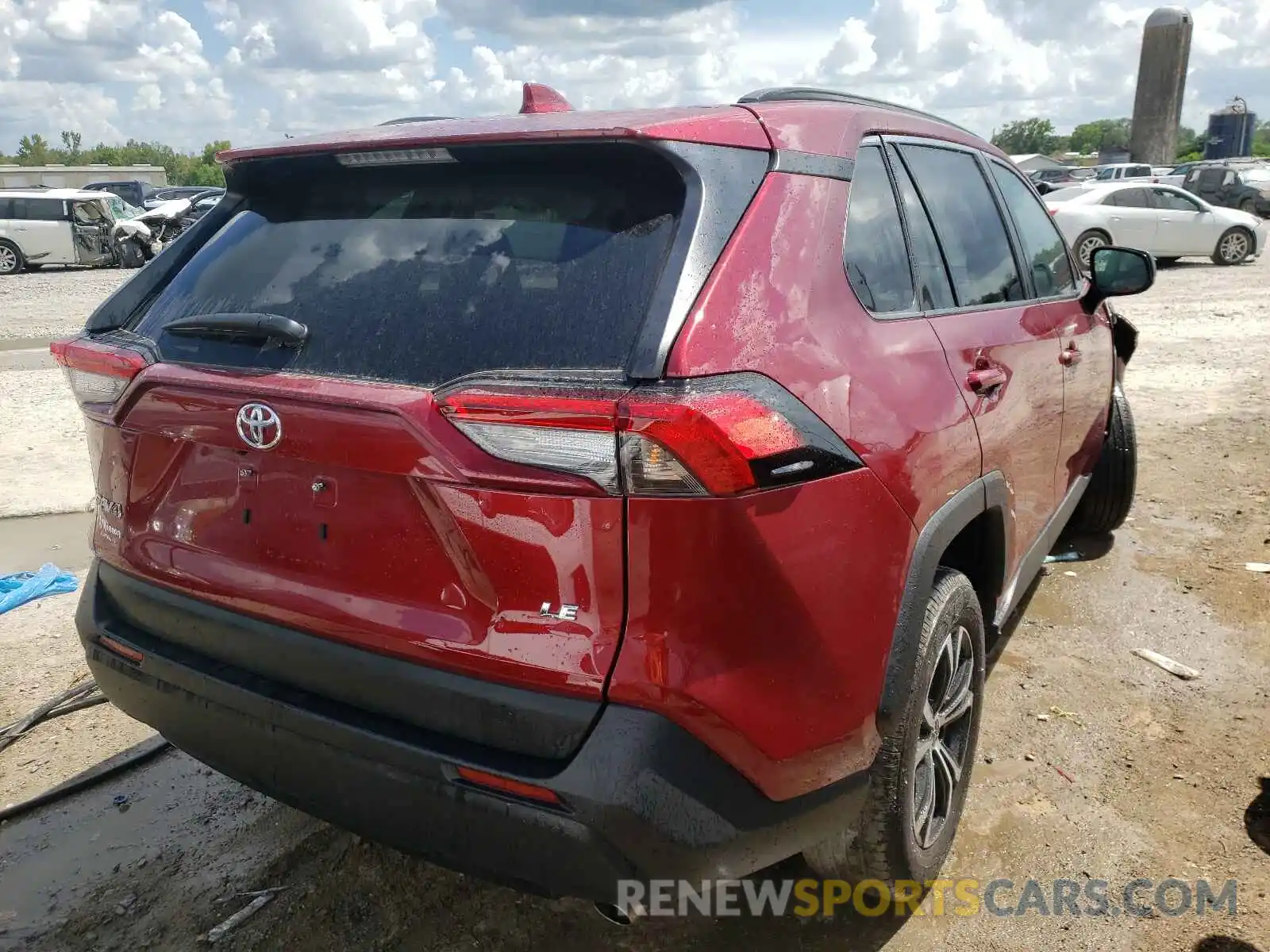 4 Photograph of a damaged car 2T3H1RFV7MW145190 TOYOTA RAV4 2021