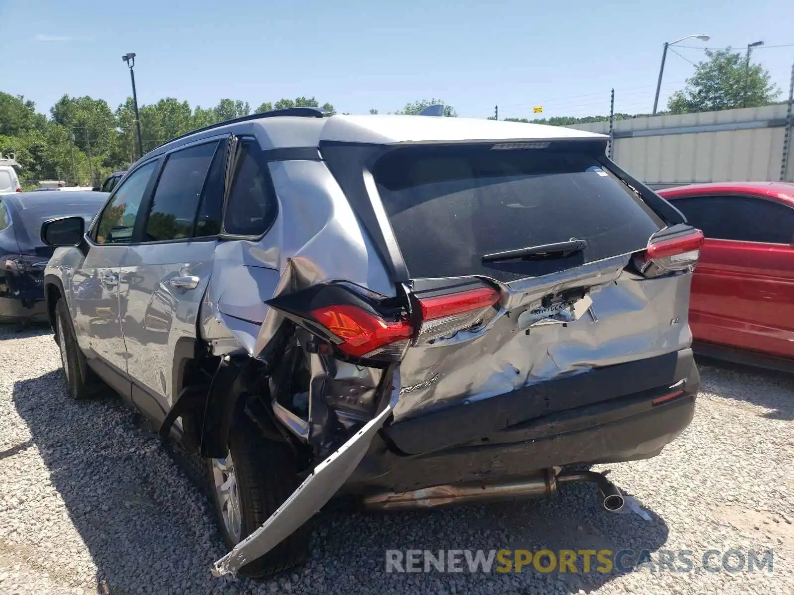 3 Photograph of a damaged car 2T3H1RFV7MW146646 TOYOTA RAV4 2021