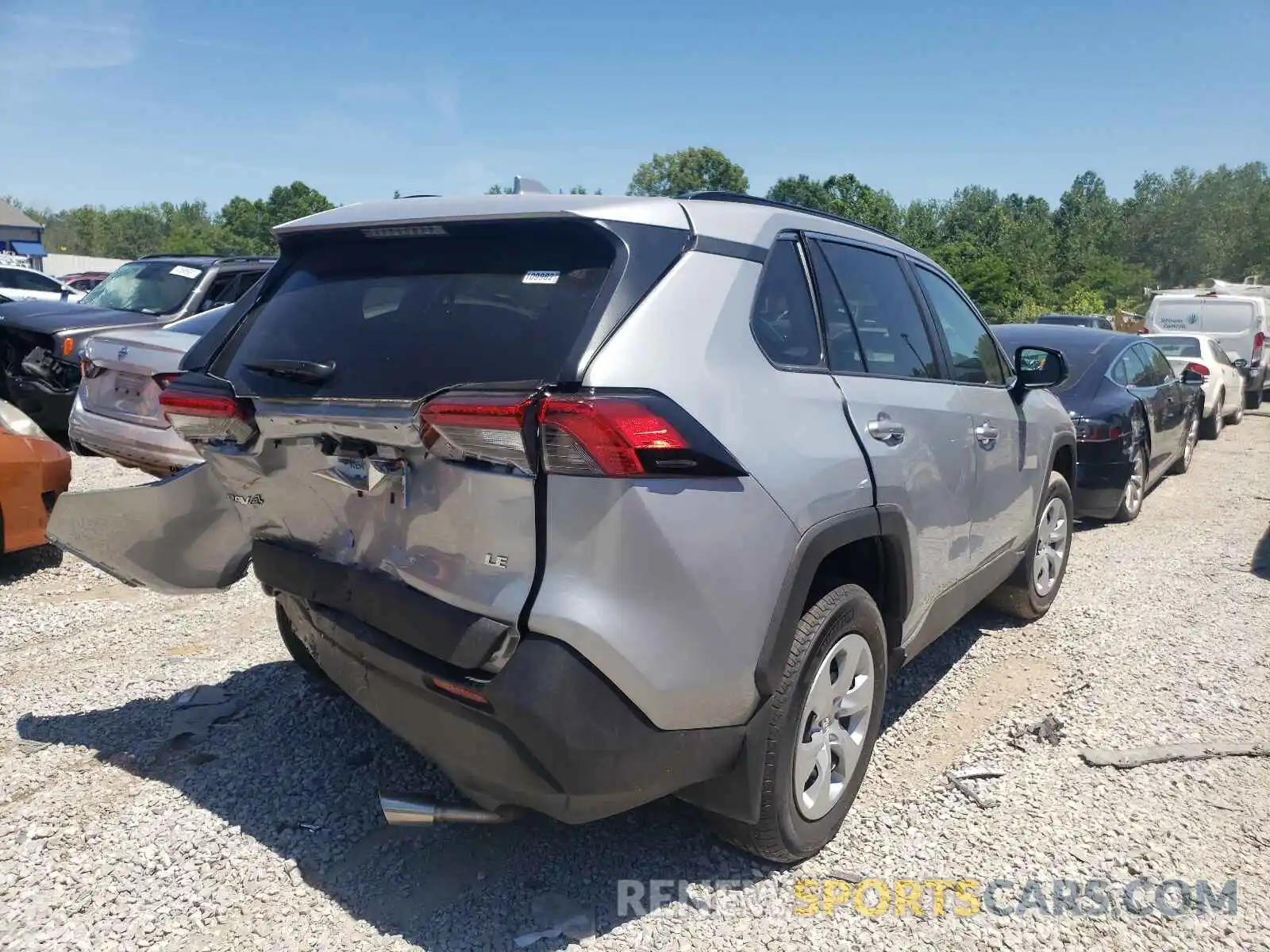 4 Photograph of a damaged car 2T3H1RFV7MW146646 TOYOTA RAV4 2021