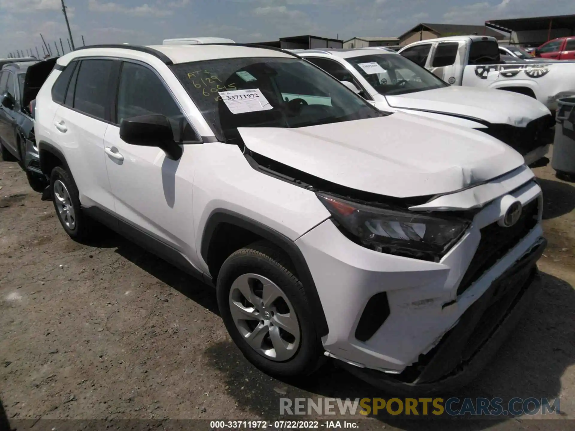 1 Photograph of a damaged car 2T3H1RFV7MW150468 TOYOTA RAV4 2021