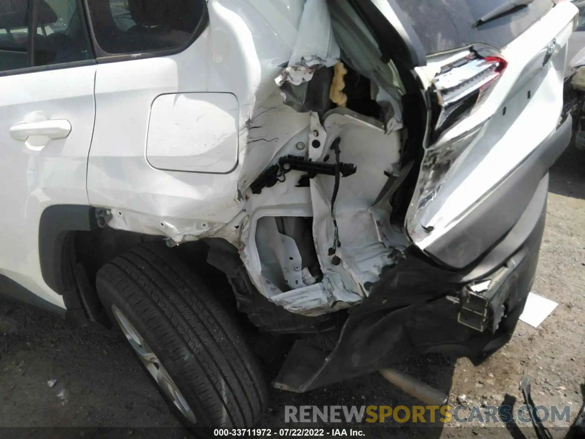 6 Photograph of a damaged car 2T3H1RFV7MW150468 TOYOTA RAV4 2021