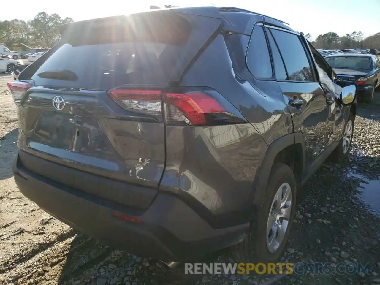 4 Photograph of a damaged car 2T3H1RFV7MW151247 TOYOTA RAV4 2021