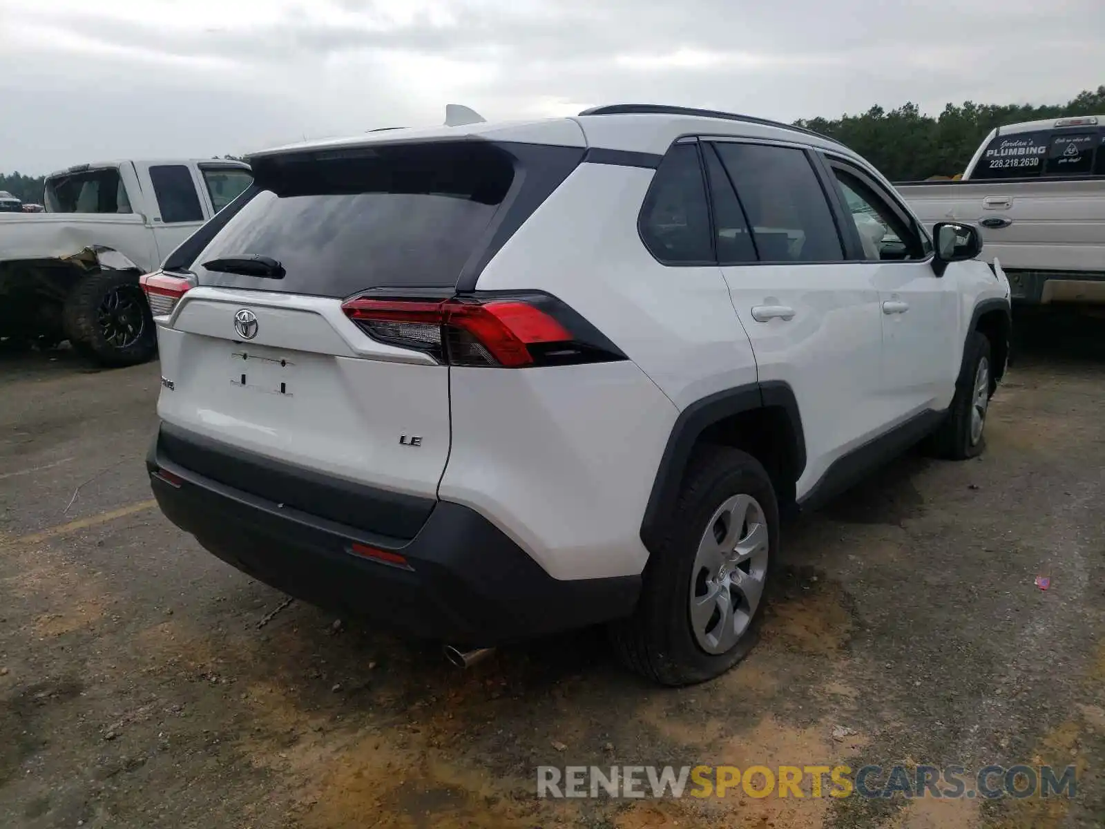 4 Photograph of a damaged car 2T3H1RFV7MW153581 TOYOTA RAV4 2021