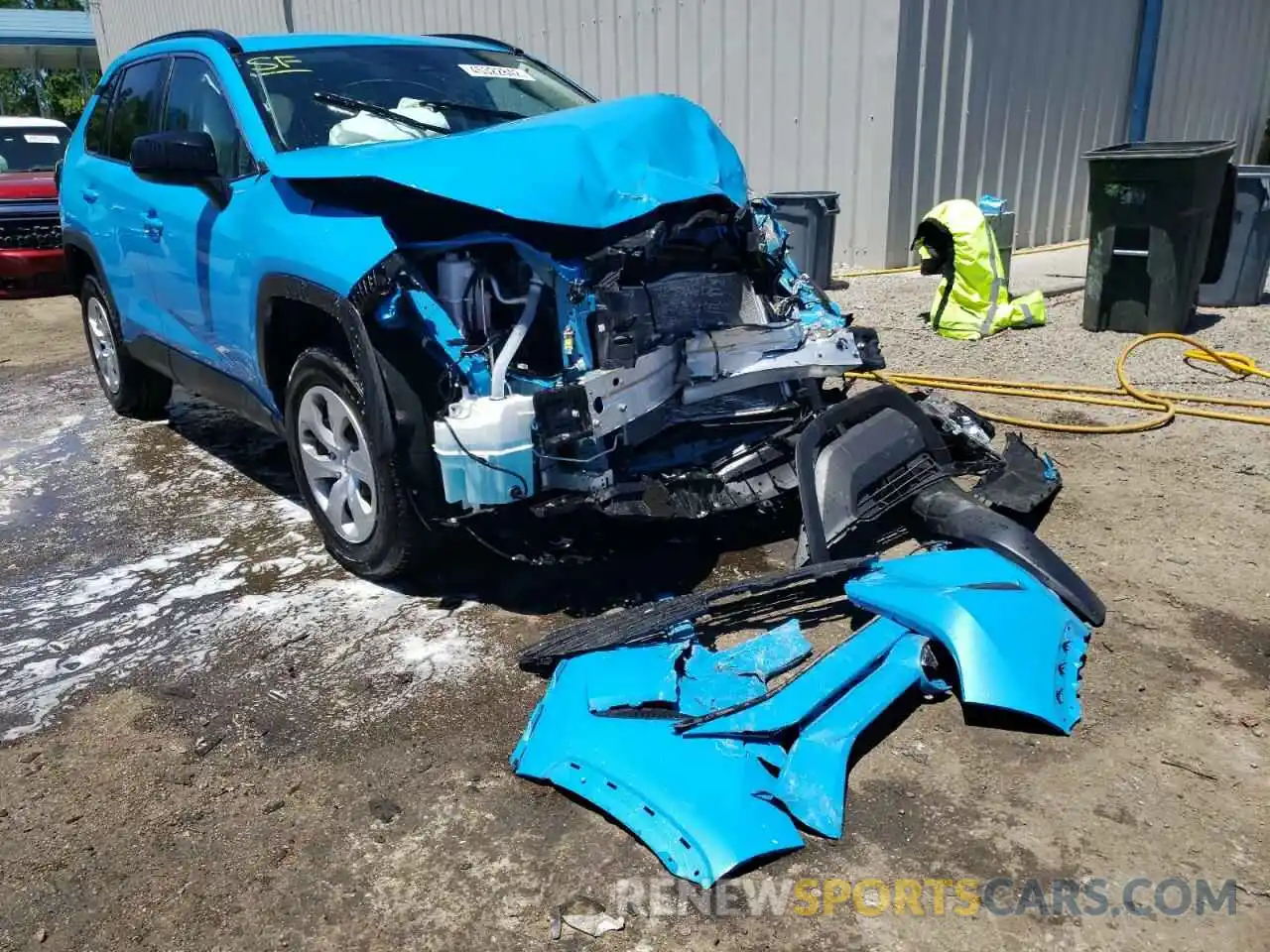 1 Photograph of a damaged car 2T3H1RFV7MW154553 TOYOTA RAV4 2021