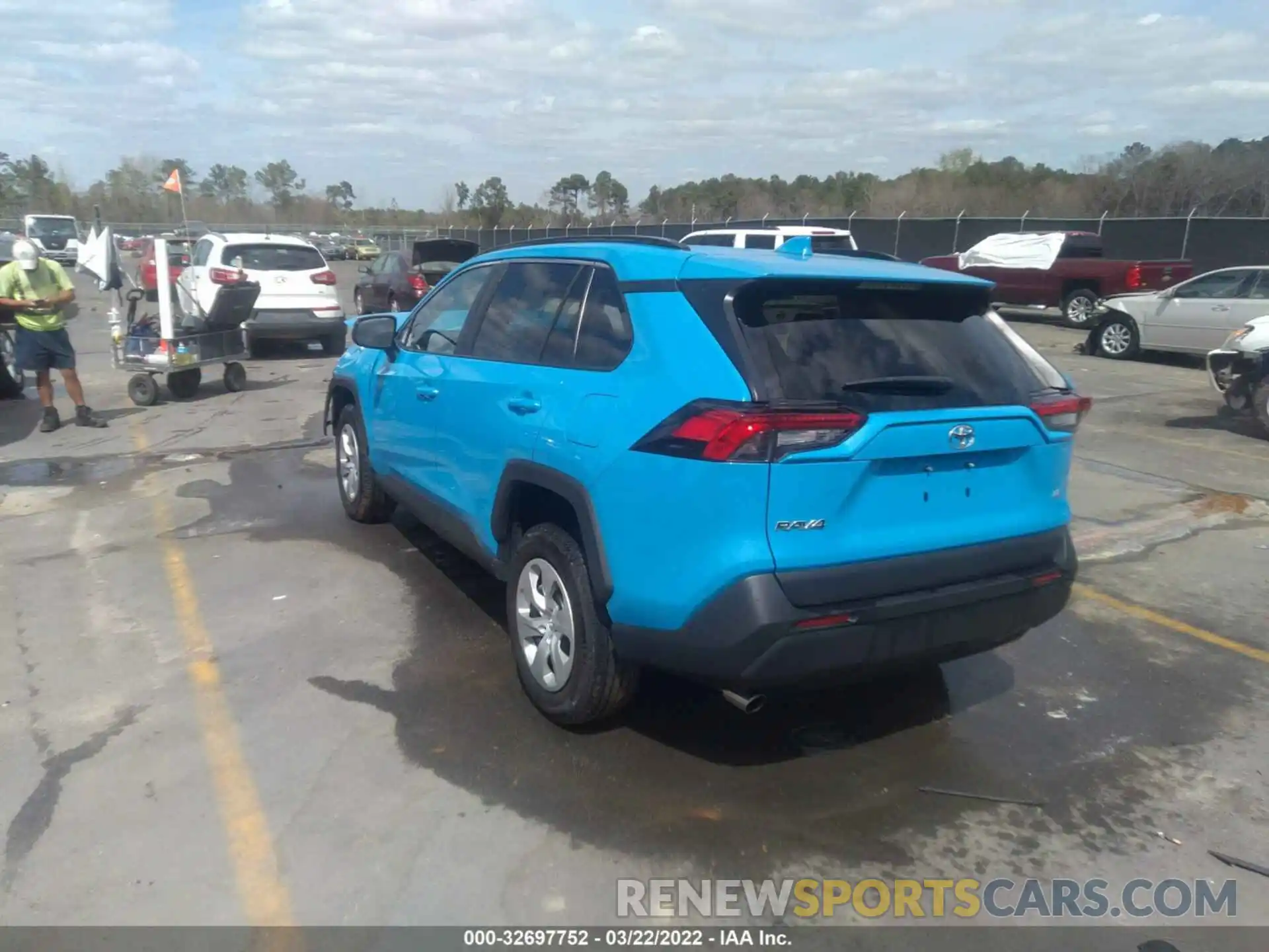 3 Photograph of a damaged car 2T3H1RFV7MW158957 TOYOTA RAV4 2021