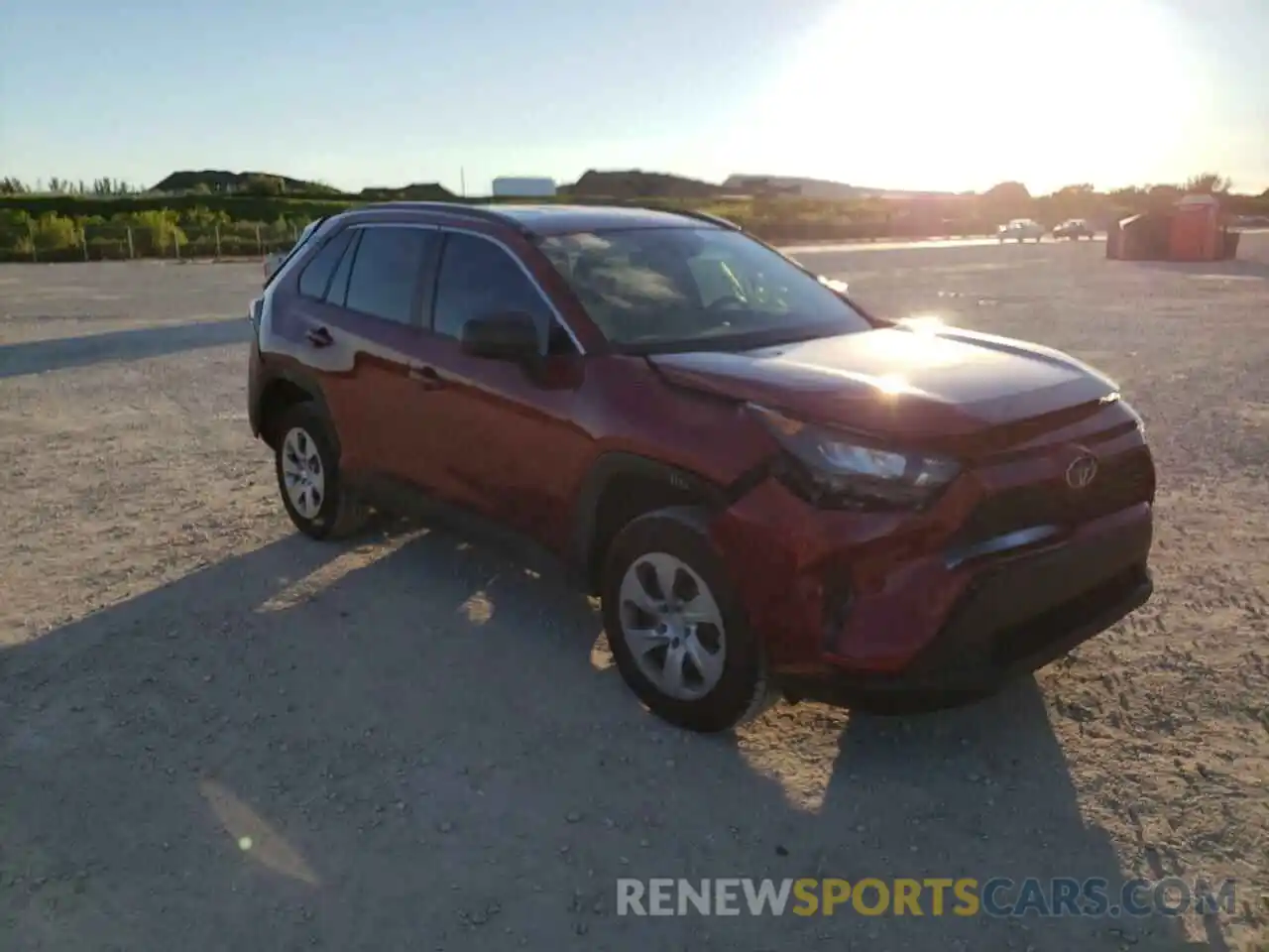 1 Photograph of a damaged car 2T3H1RFV7MW161633 TOYOTA RAV4 2021