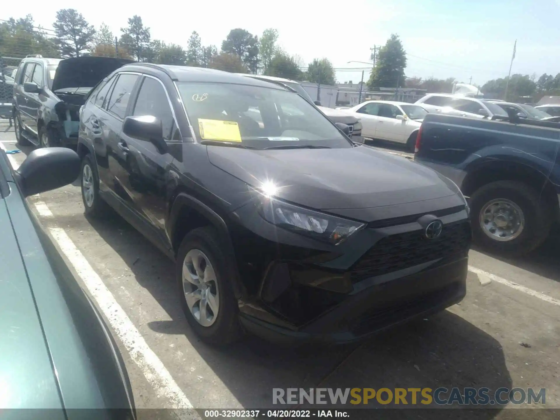 1 Photograph of a damaged car 2T3H1RFV7MW183504 TOYOTA RAV4 2021