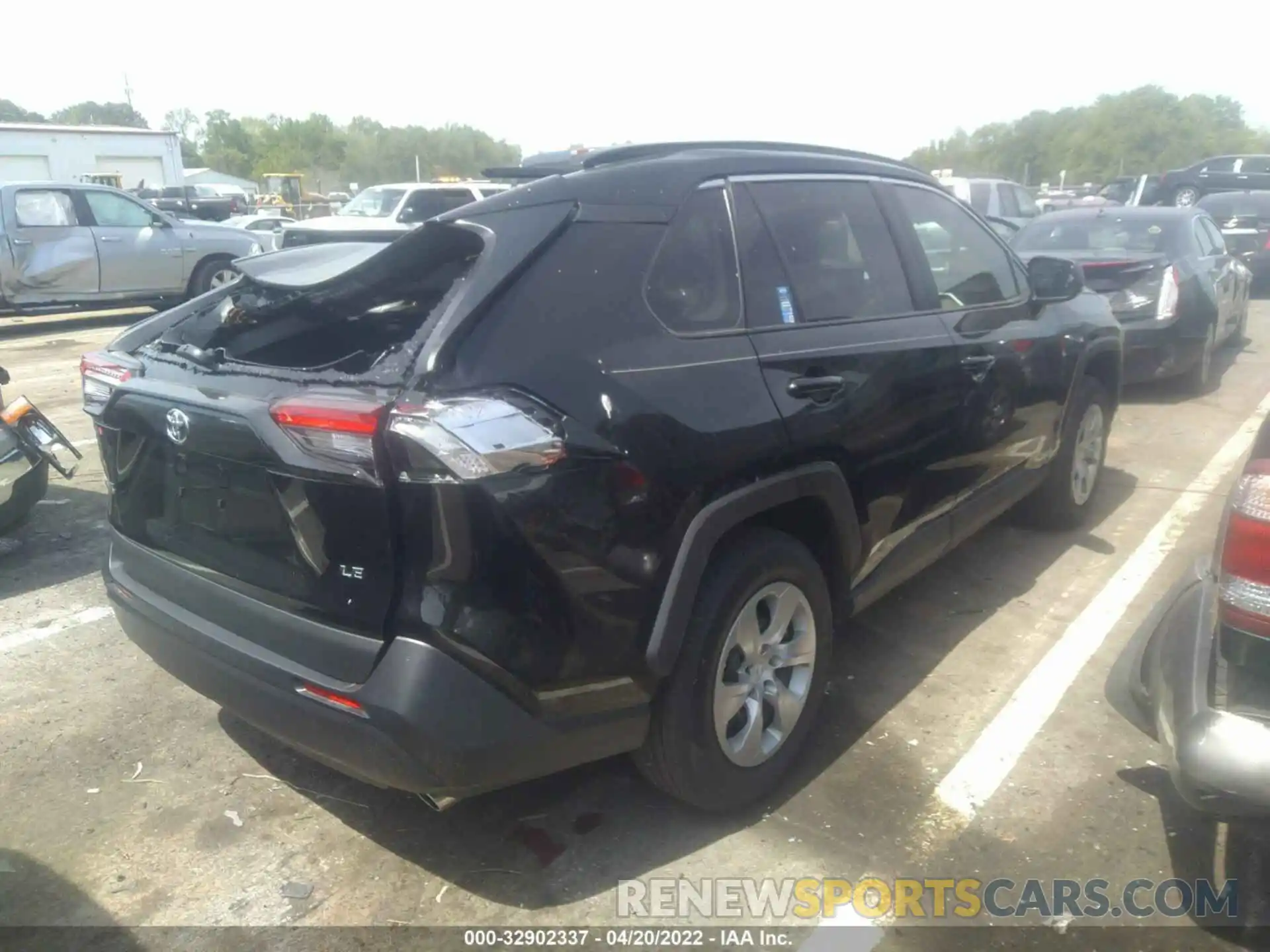 4 Photograph of a damaged car 2T3H1RFV7MW183504 TOYOTA RAV4 2021