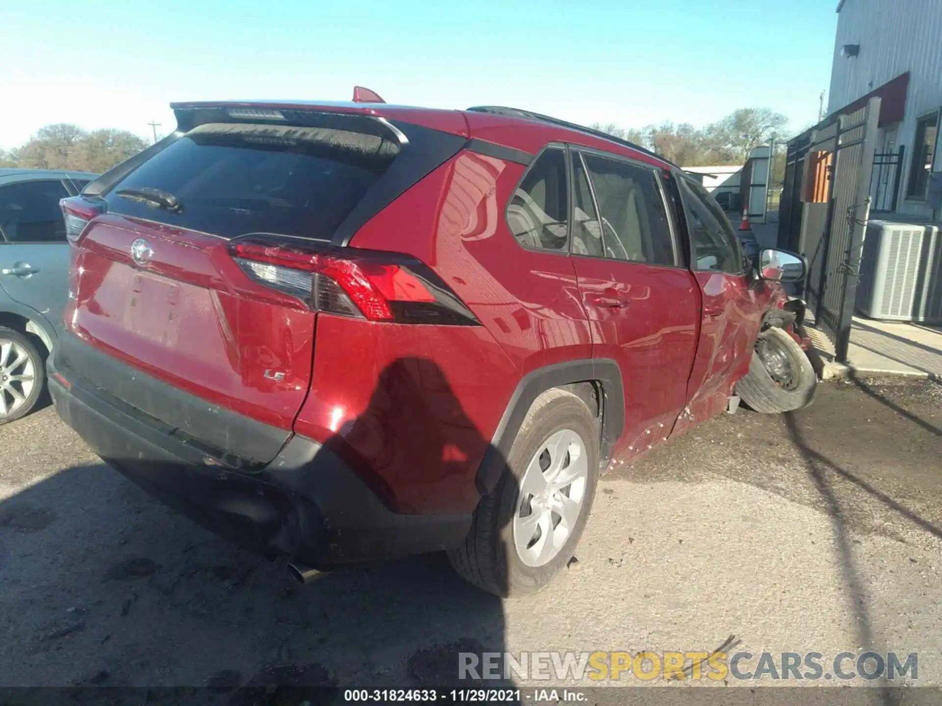 4 Photograph of a damaged car 2T3H1RFV8MC086068 TOYOTA RAV4 2021