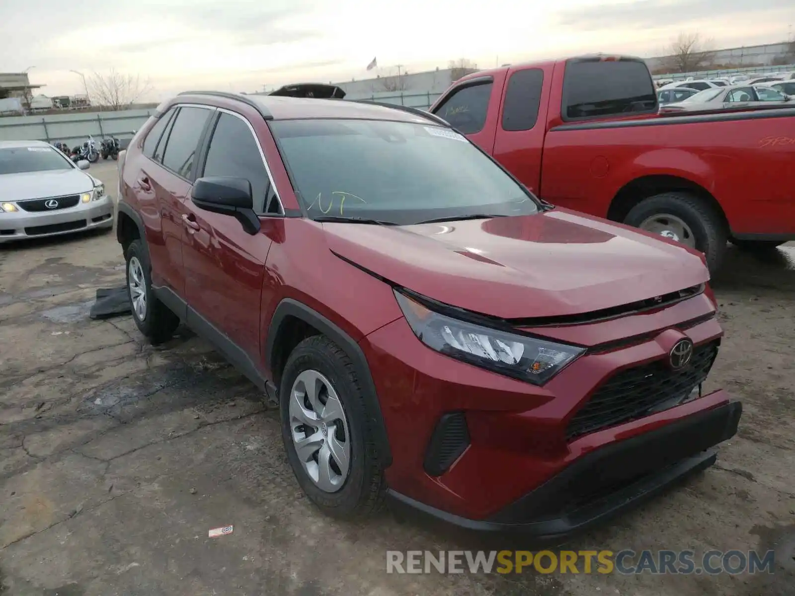 1 Photograph of a damaged car 2T3H1RFV8MC090055 TOYOTA RAV4 2021