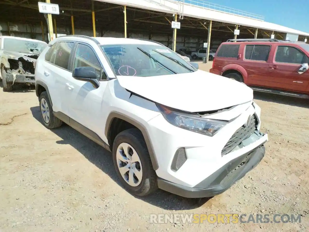 1 Photograph of a damaged car 2T3H1RFV8MC098155 TOYOTA RAV4 2021