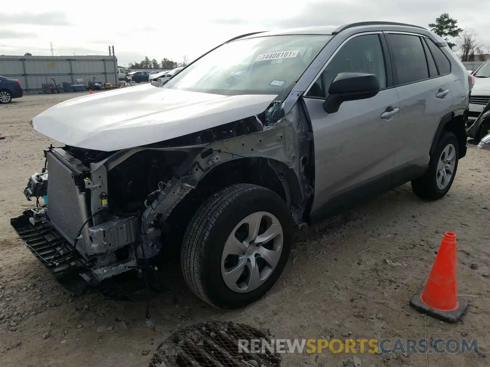 2 Photograph of a damaged car 2T3H1RFV8MC098687 TOYOTA RAV4 2021