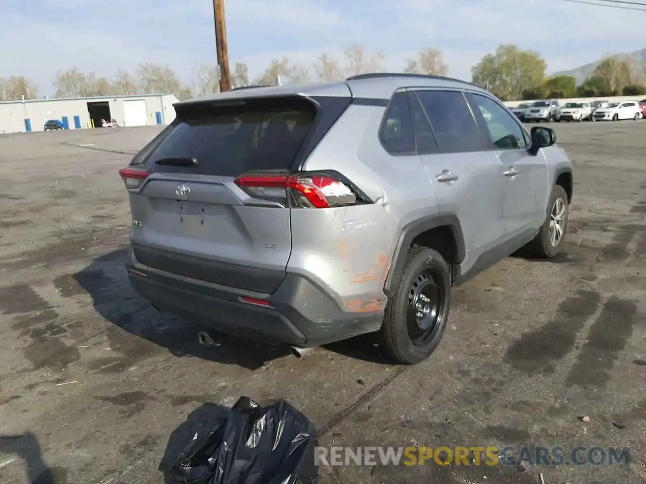 4 Photograph of a damaged car 2T3H1RFV8MC103290 TOYOTA RAV4 2021