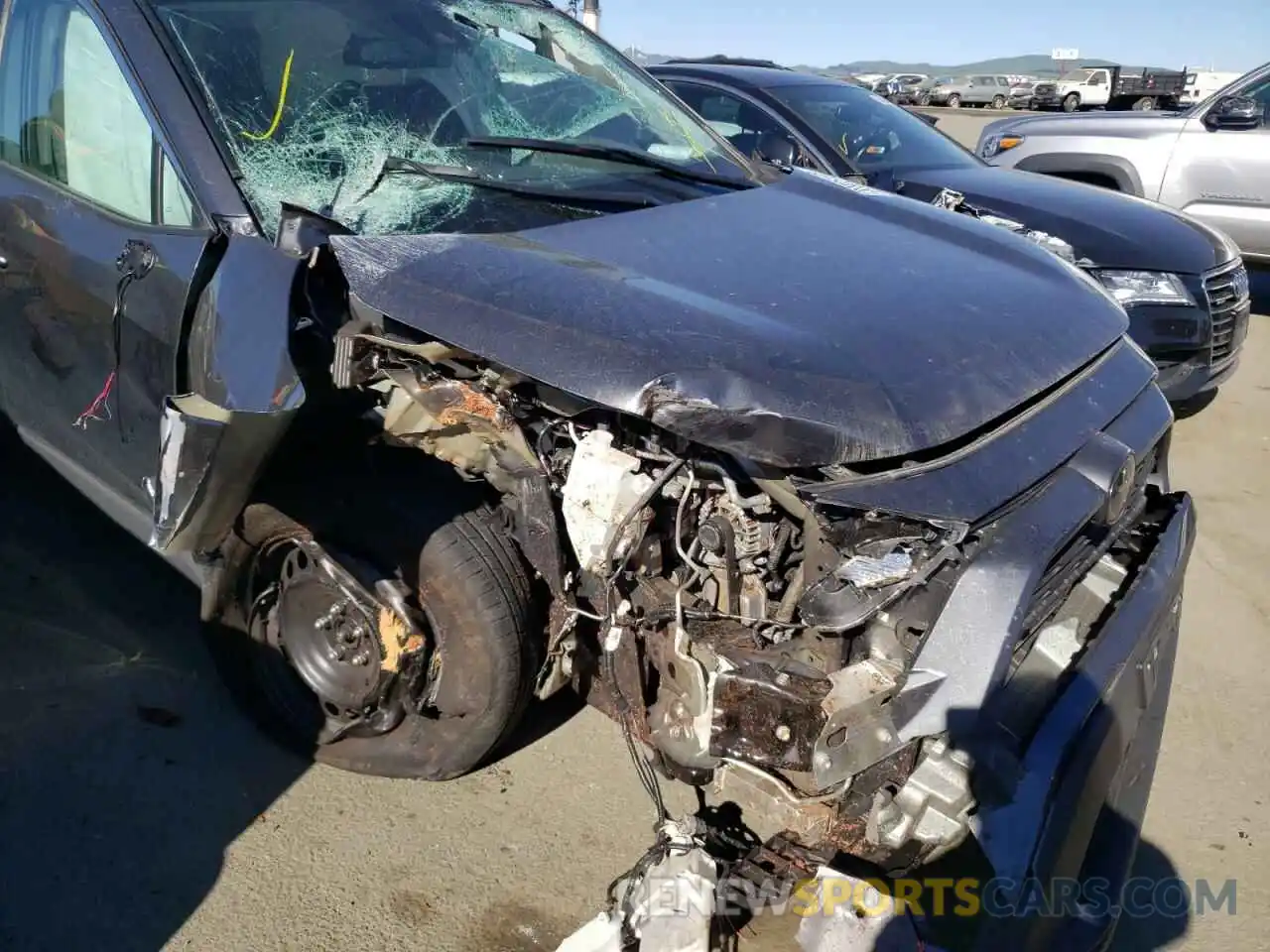 9 Photograph of a damaged car 2T3H1RFV8MC111471 TOYOTA RAV4 2021