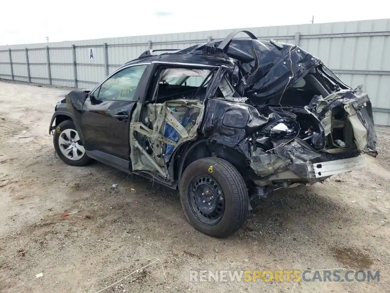 3 Photograph of a damaged car 2T3H1RFV8MC112006 TOYOTA RAV4 2021