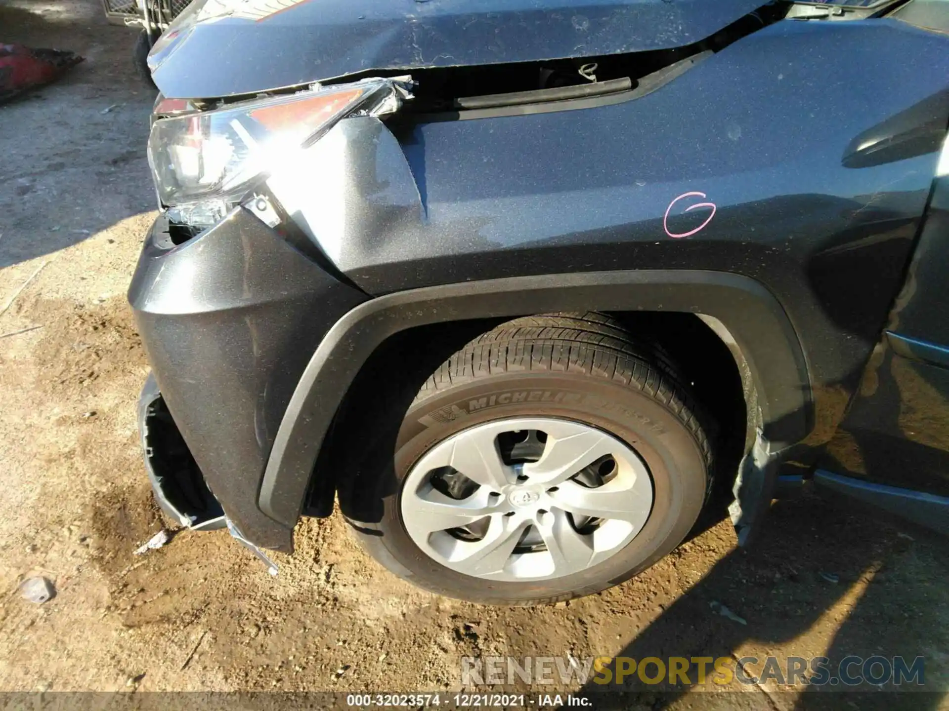 12 Photograph of a damaged car 2T3H1RFV8MC112376 TOYOTA RAV4 2021