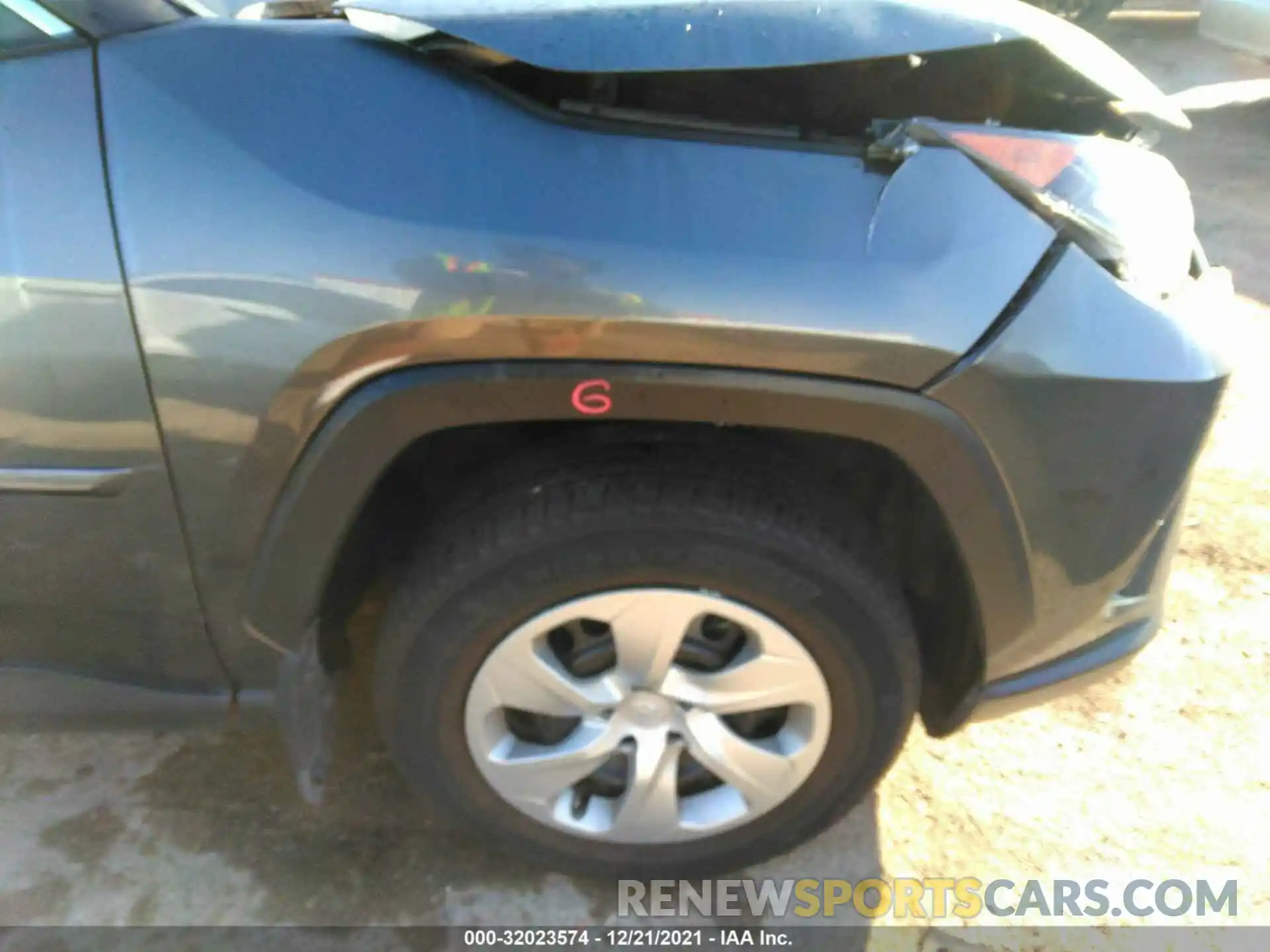 14 Photograph of a damaged car 2T3H1RFV8MC112376 TOYOTA RAV4 2021