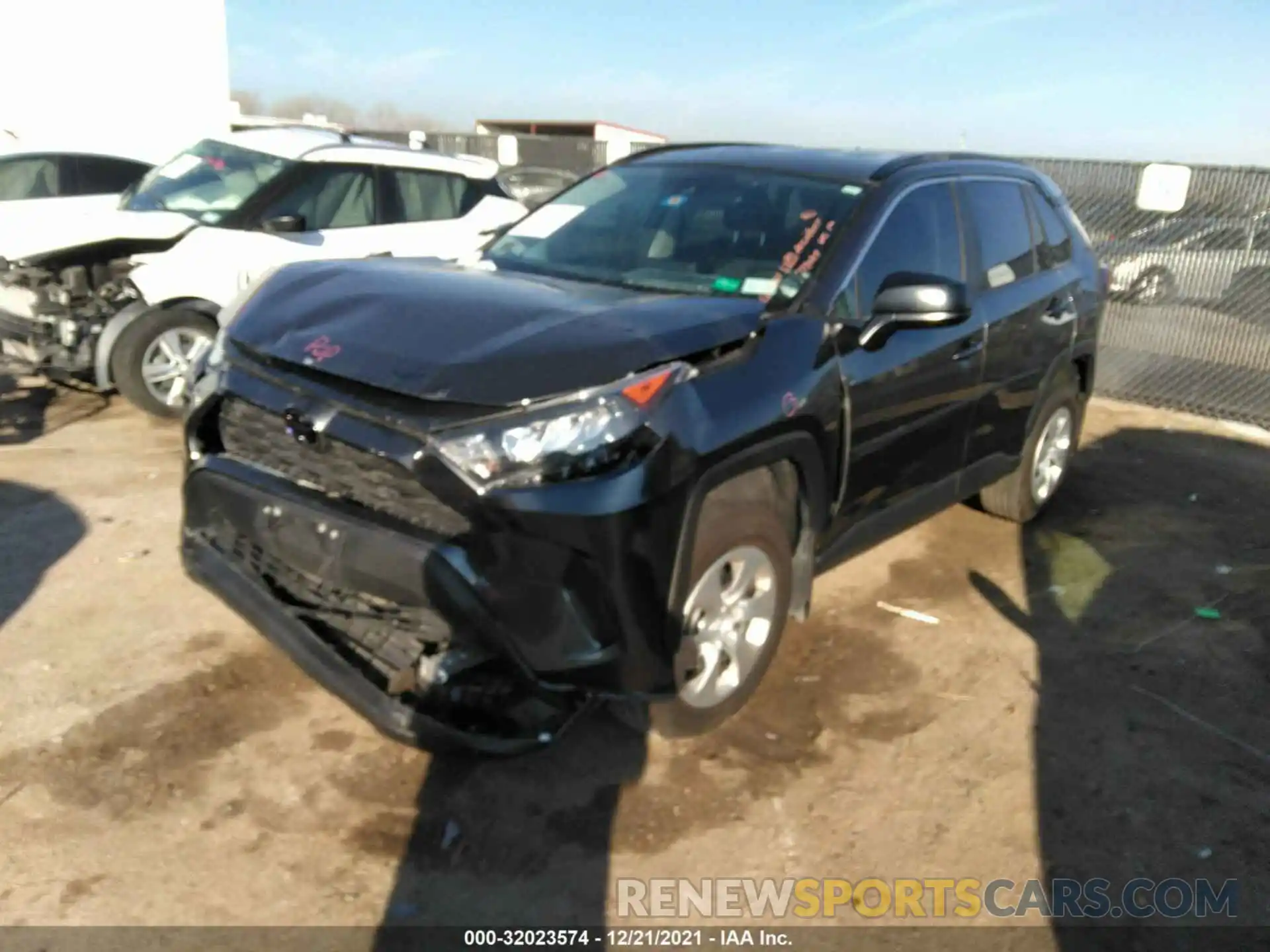 2 Photograph of a damaged car 2T3H1RFV8MC112376 TOYOTA RAV4 2021