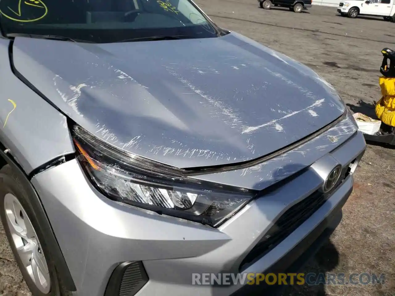 9 Photograph of a damaged car 2T3H1RFV8MC115729 TOYOTA RAV4 2021