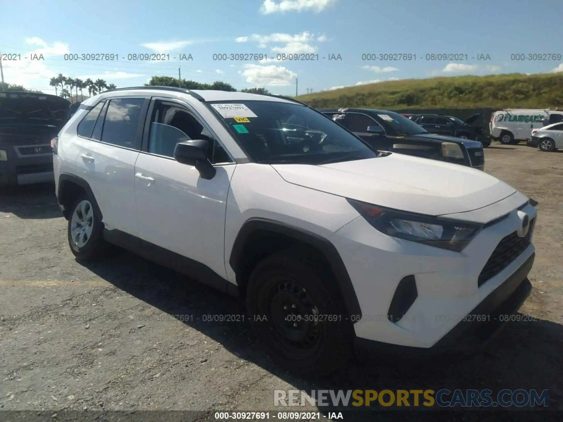 1 Photograph of a damaged car 2T3H1RFV8MC127413 TOYOTA RAV4 2021