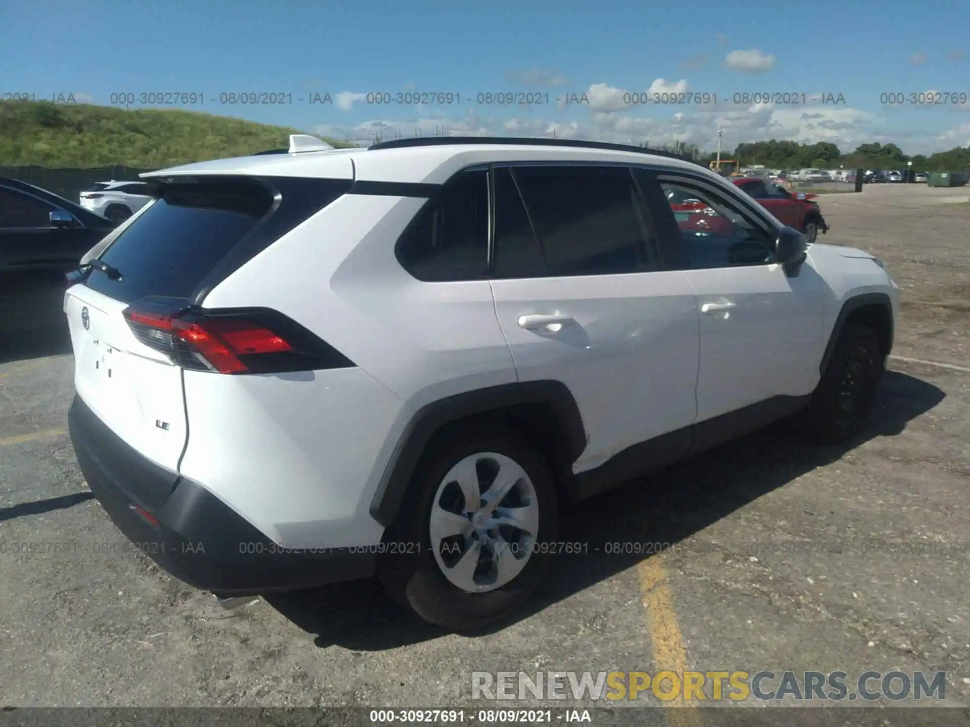 4 Photograph of a damaged car 2T3H1RFV8MC127413 TOYOTA RAV4 2021