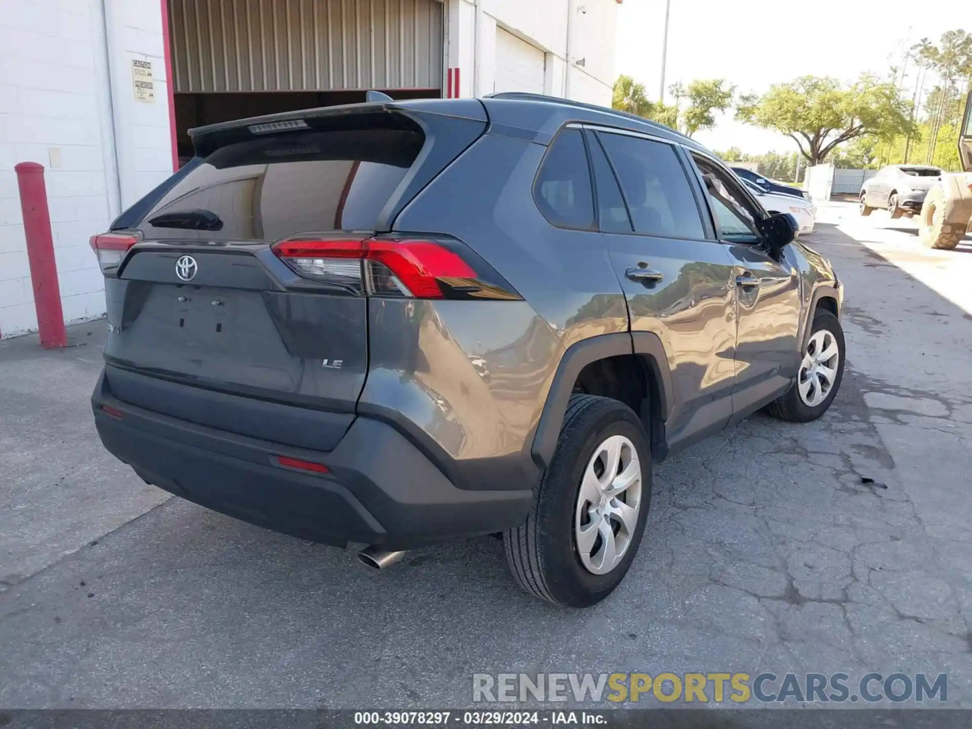 4 Photograph of a damaged car 2T3H1RFV8MC157494 TOYOTA RAV4 2021