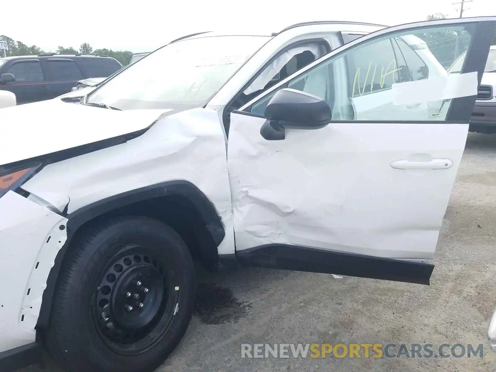 9 Photograph of a damaged car 2T3H1RFV8MW107449 TOYOTA RAV4 2021