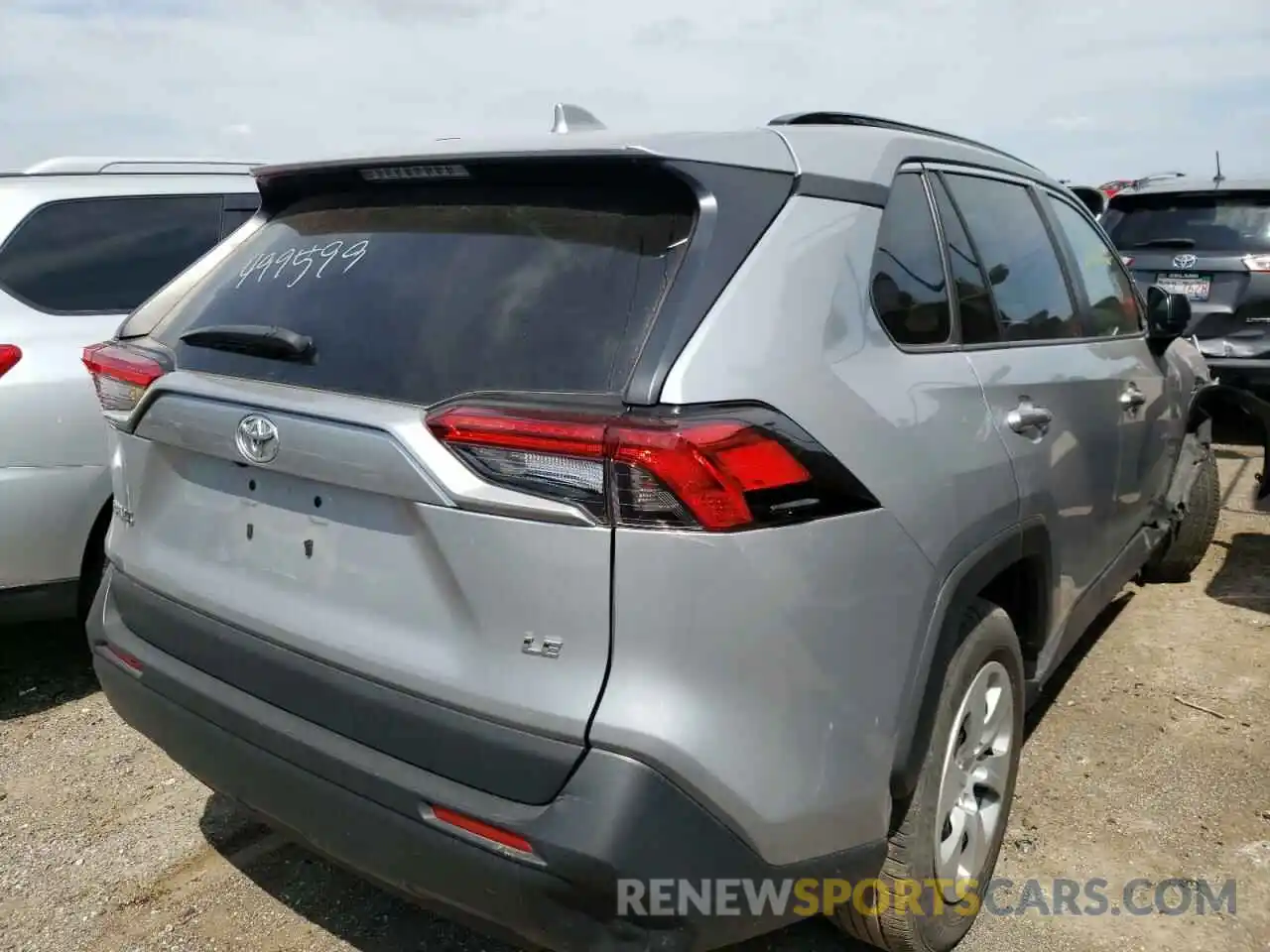 4 Photograph of a damaged car 2T3H1RFV8MW108567 TOYOTA RAV4 2021