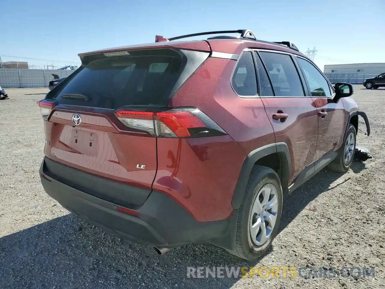 4 Photograph of a damaged car 2T3H1RFV8MW110030 TOYOTA RAV4 2021