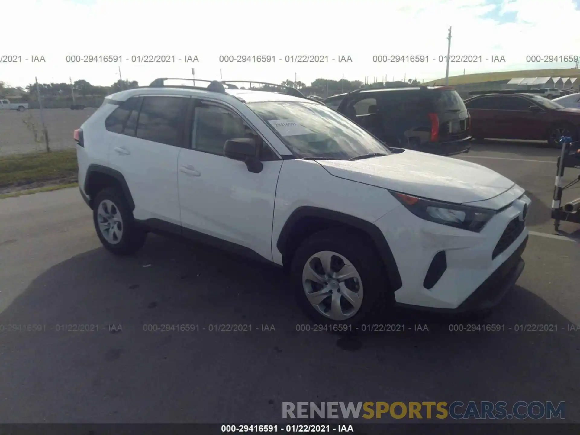 1 Фотография поврежденного автомобиля 2T3H1RFV8MW120041 TOYOTA RAV4 2021