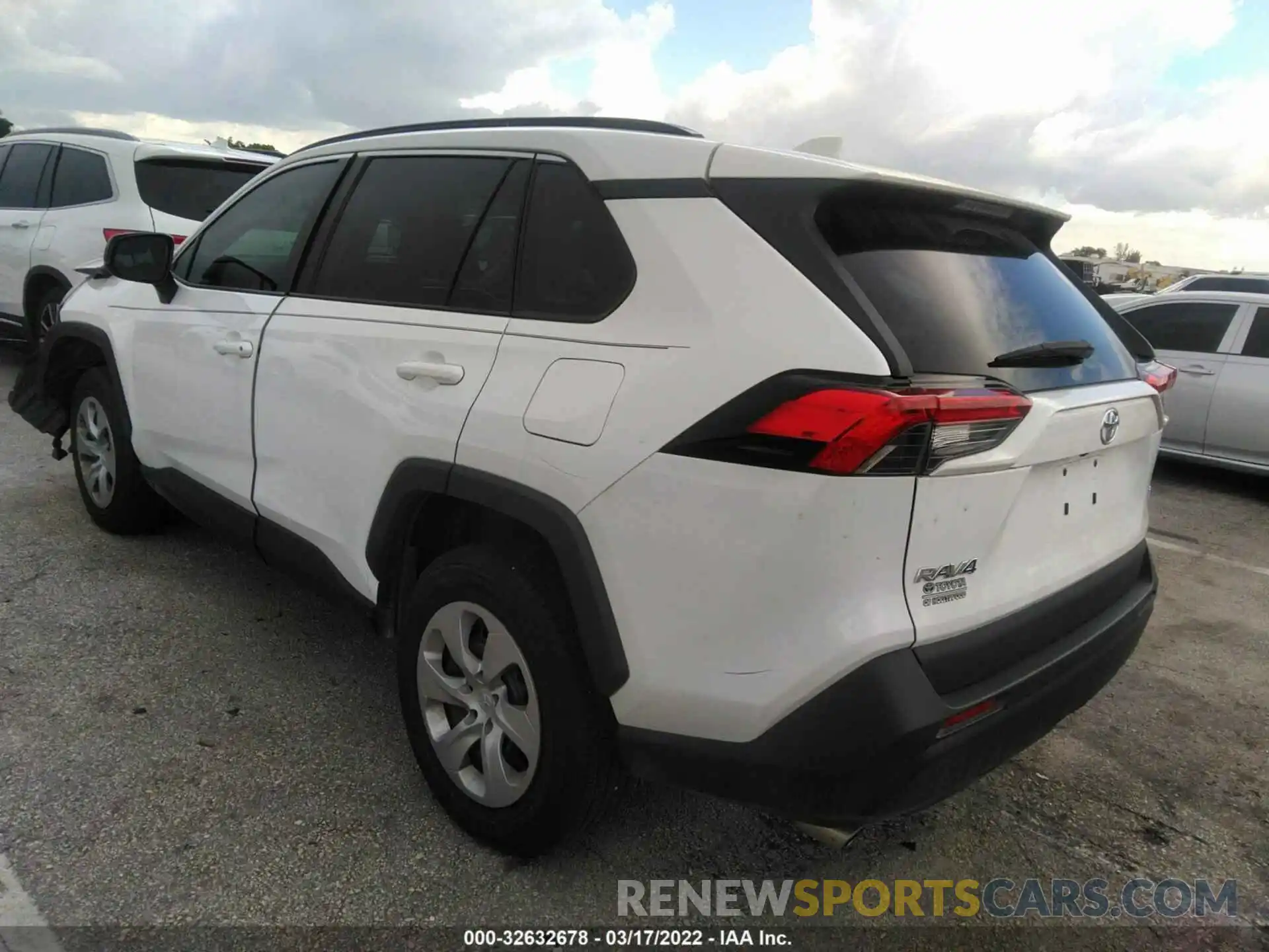 3 Photograph of a damaged car 2T3H1RFV8MW126468 TOYOTA RAV4 2021