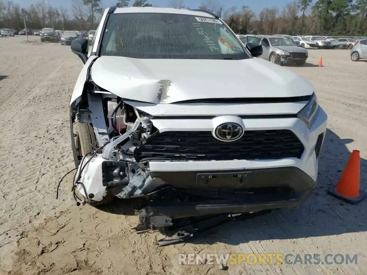 9 Photograph of a damaged car 2T3H1RFV8MW136241 TOYOTA RAV4 2021