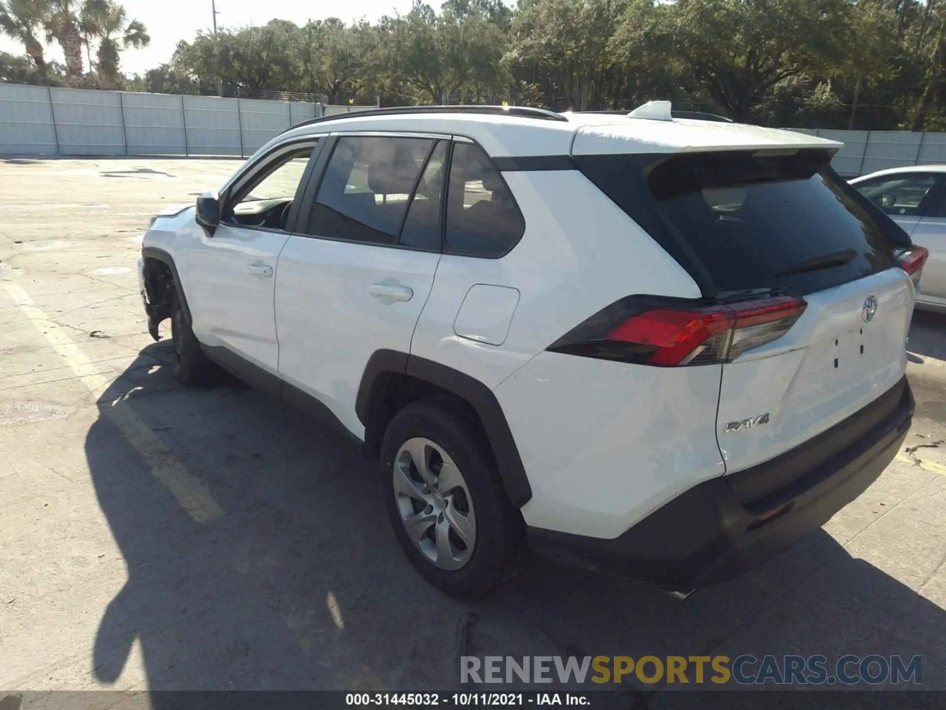 3 Photograph of a damaged car 2T3H1RFV8MW137552 TOYOTA RAV4 2021