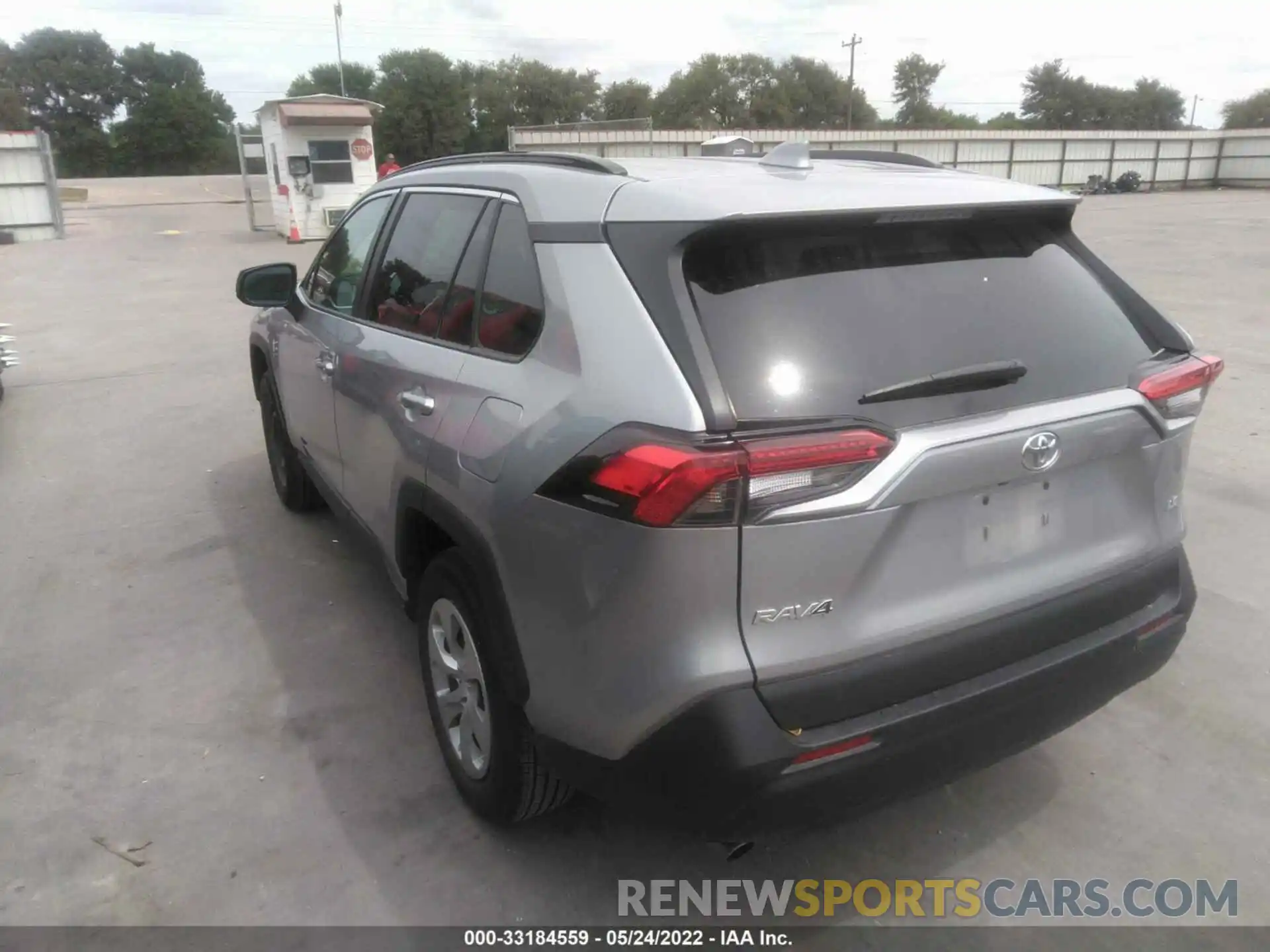 3 Photograph of a damaged car 2T3H1RFV8MW143061 TOYOTA RAV4 2021