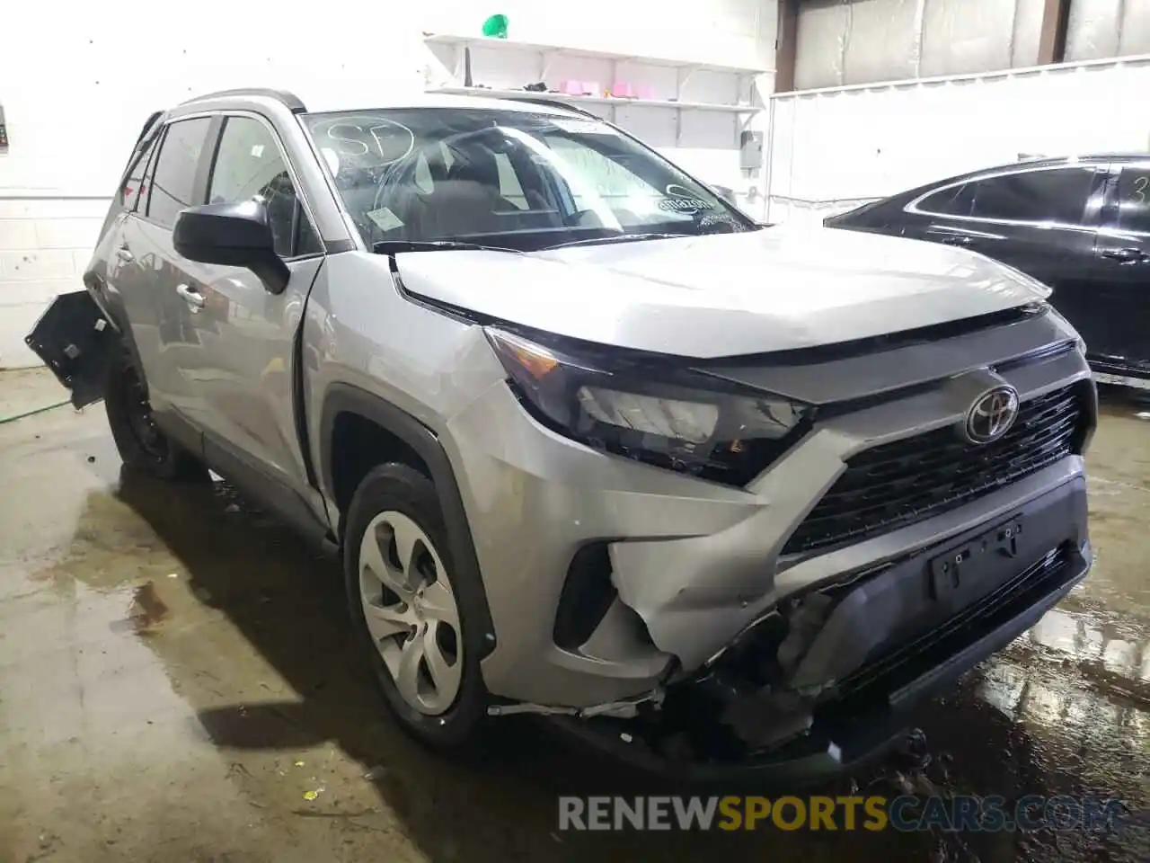 1 Photograph of a damaged car 2T3H1RFV8MW146235 TOYOTA RAV4 2021