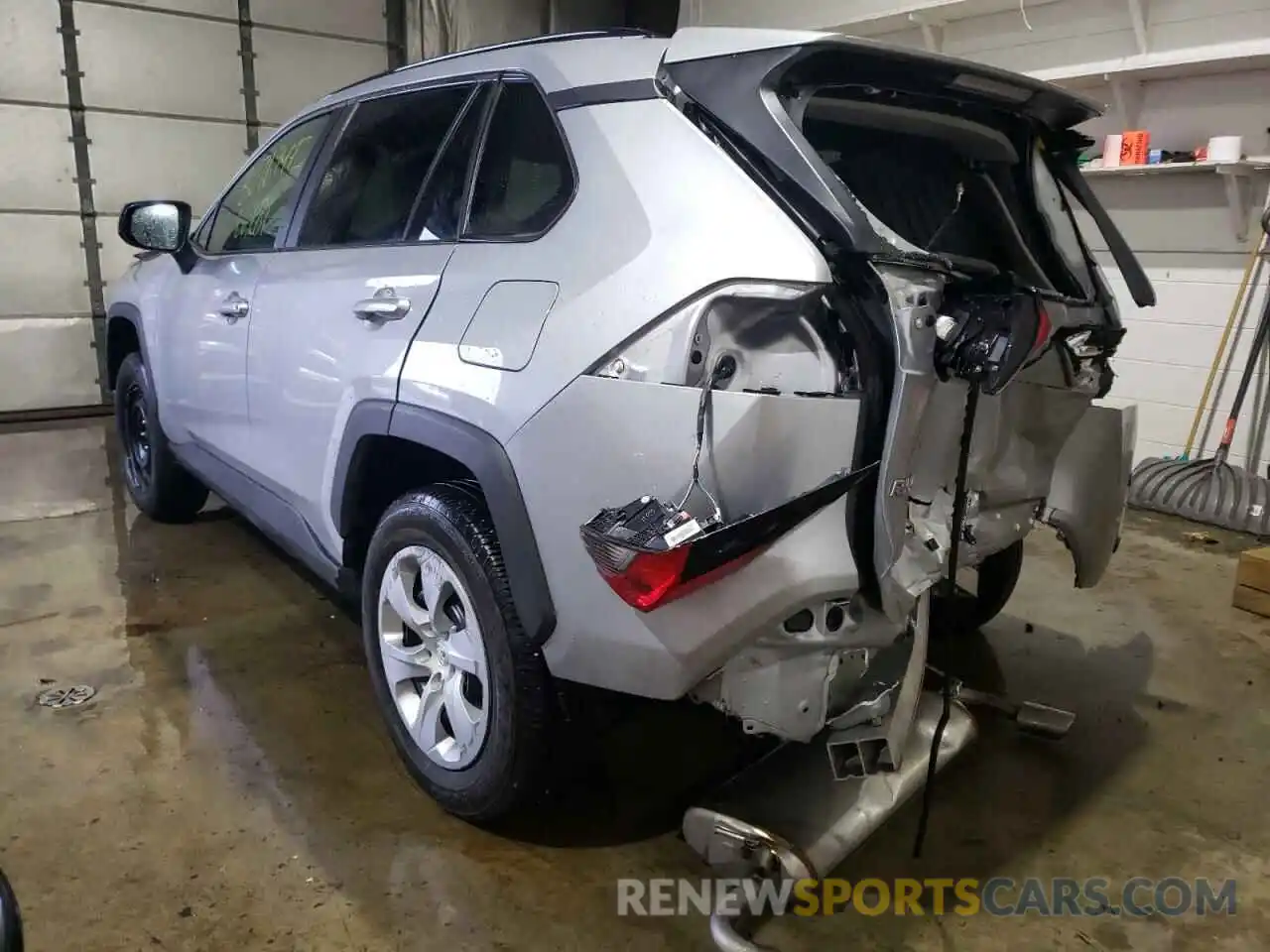 3 Photograph of a damaged car 2T3H1RFV8MW146235 TOYOTA RAV4 2021