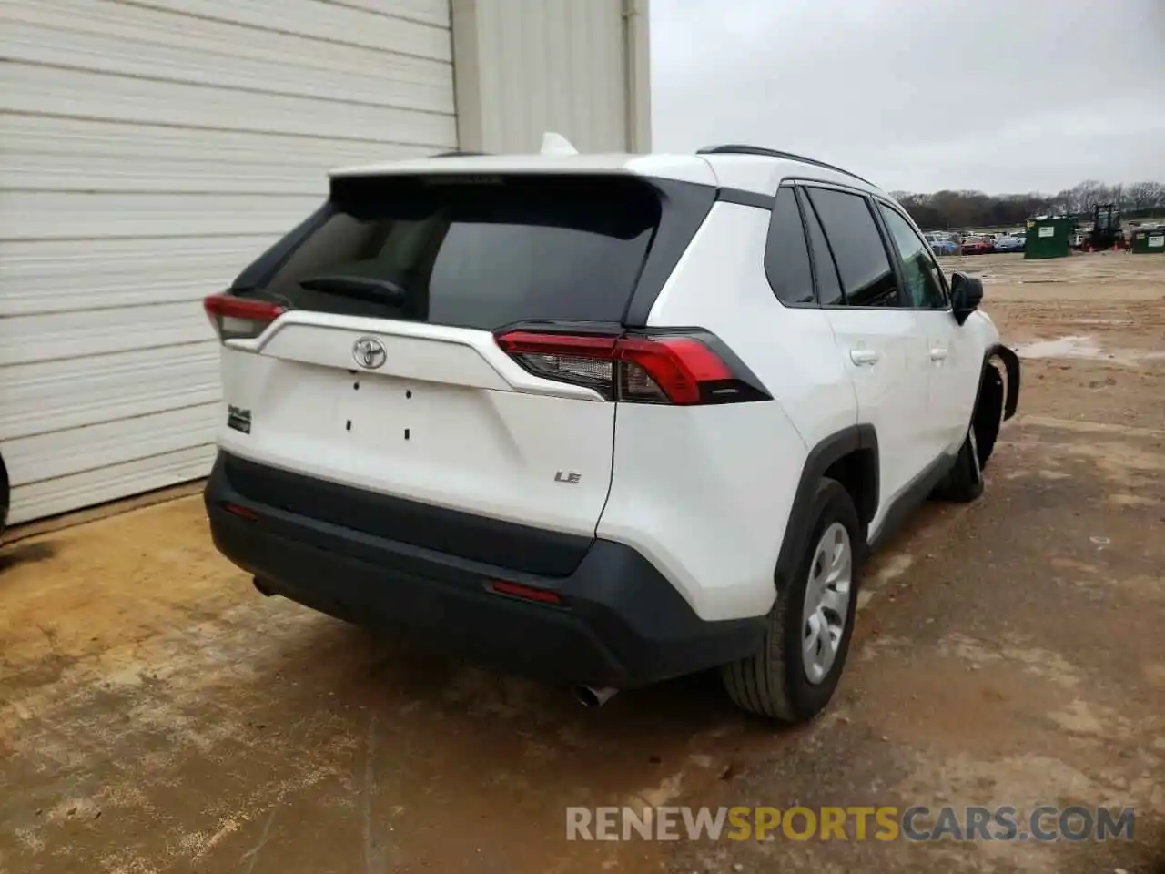 4 Photograph of a damaged car 2T3H1RFV8MW149202 TOYOTA RAV4 2021