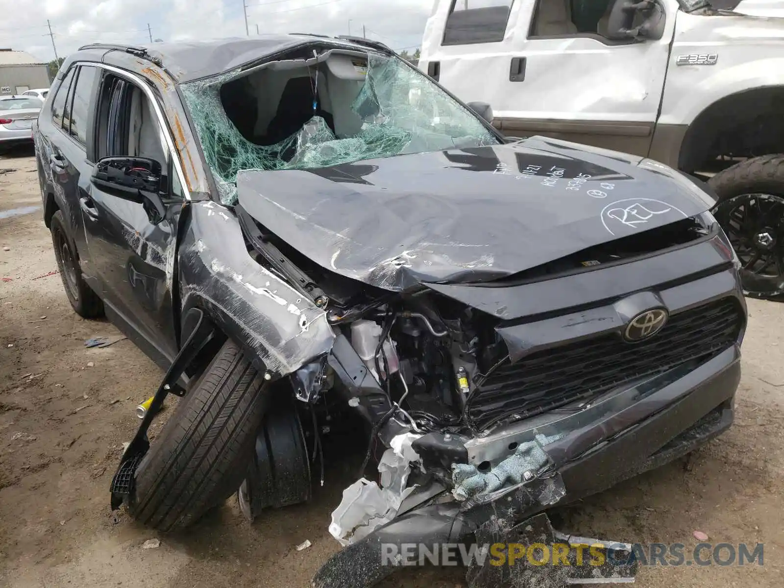 1 Photograph of a damaged car 2T3H1RFV9MC102200 TOYOTA RAV4 2021