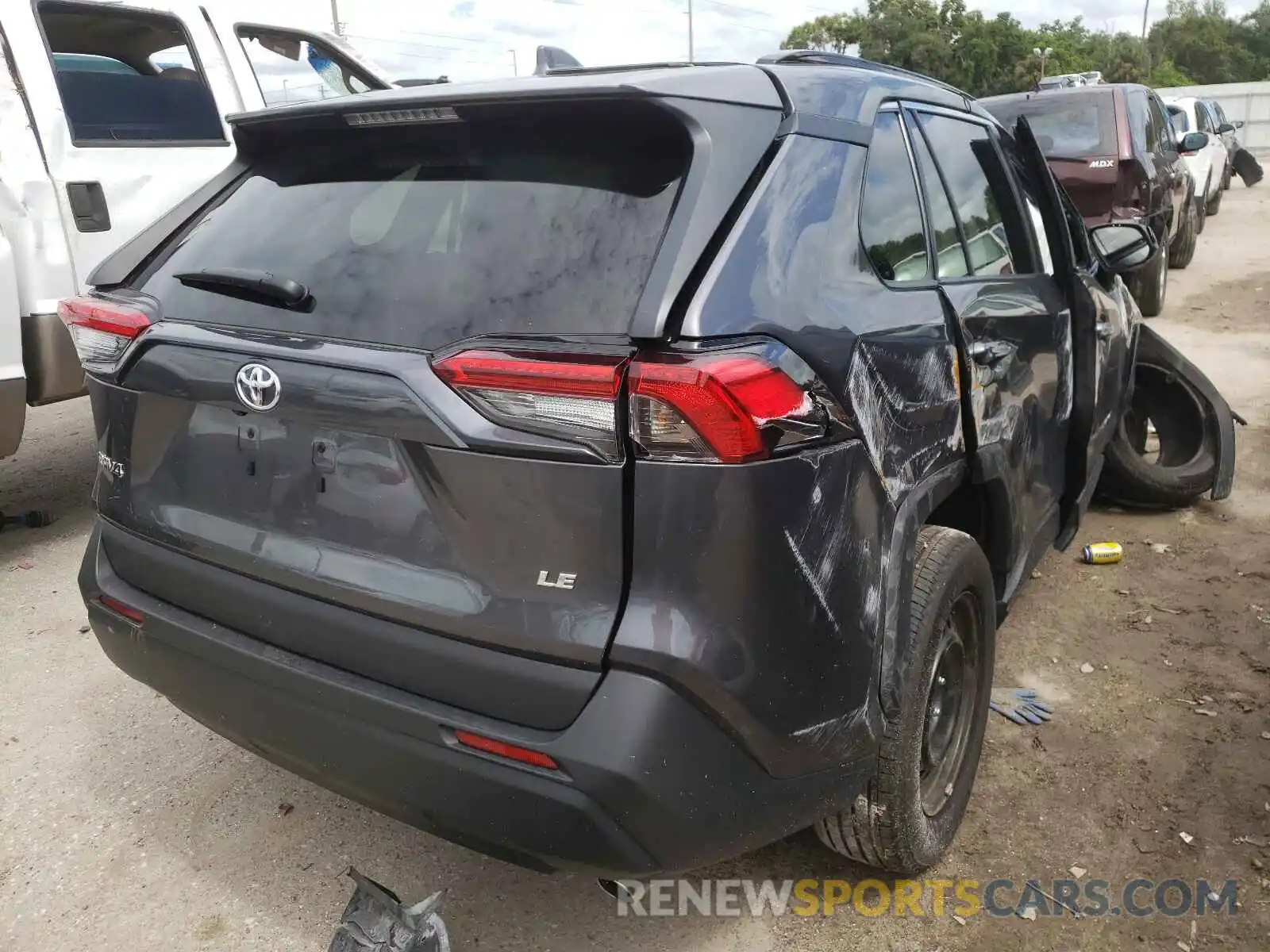 4 Photograph of a damaged car 2T3H1RFV9MC102200 TOYOTA RAV4 2021